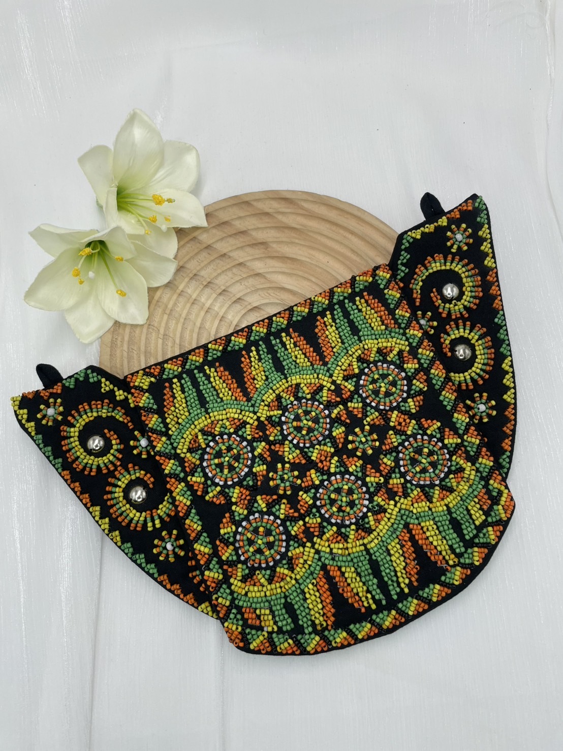 ★ No.18手工珠繡圖騰包深16.5上寬28下寬16.5