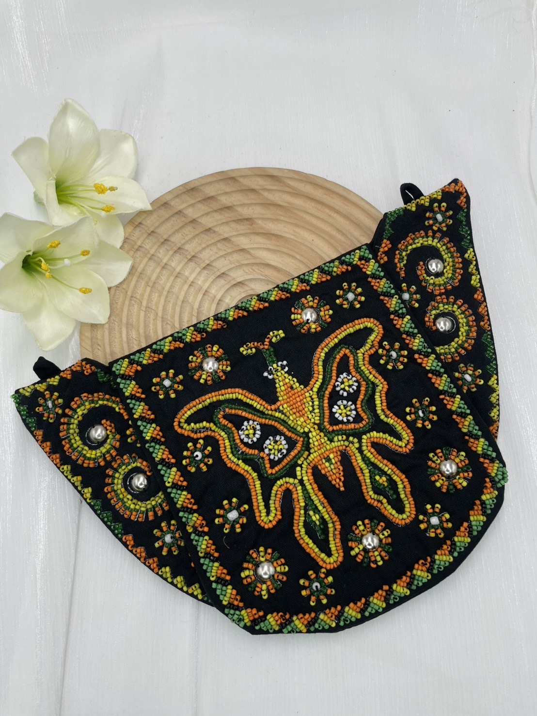 ★ No.20手工珠繡圖騰包深16.5上寬28下寬16.5