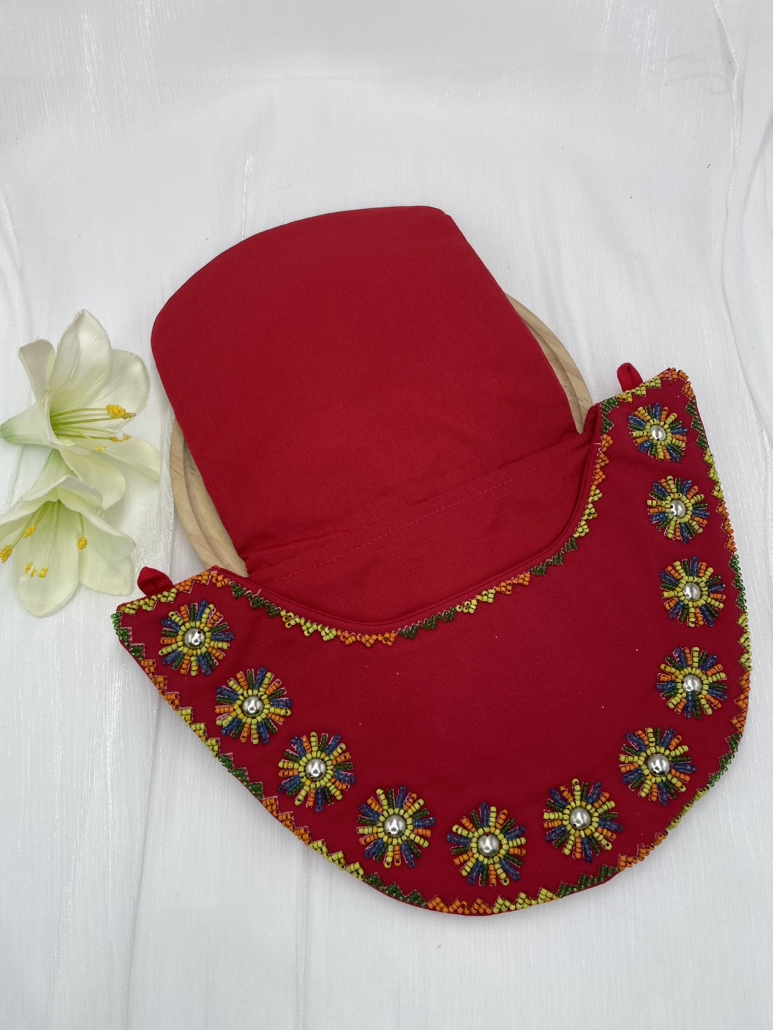 ★ No.22手工珠繡圖騰包深16.5上寬28下寬16.5