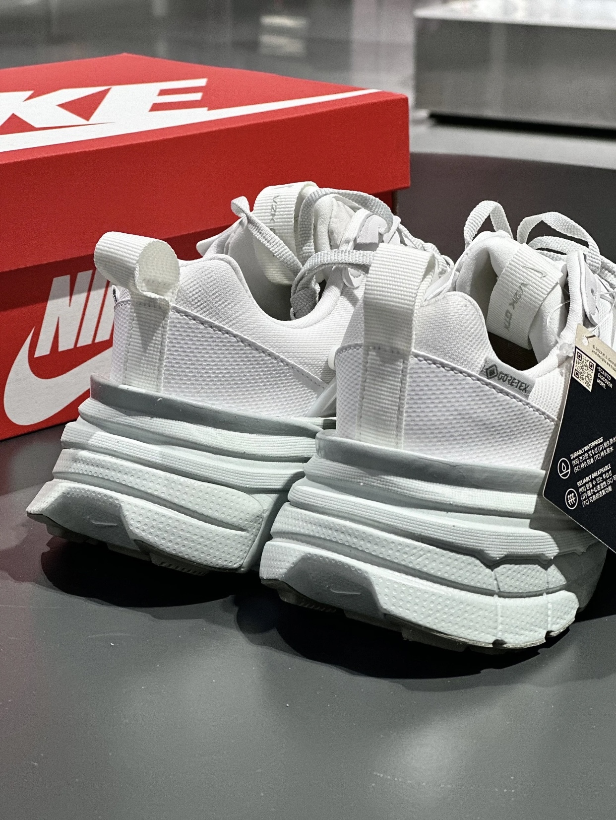 【預訂】NIKE V2K RUN GTX "老爹鞋" 淺灰白綠-WOMEN