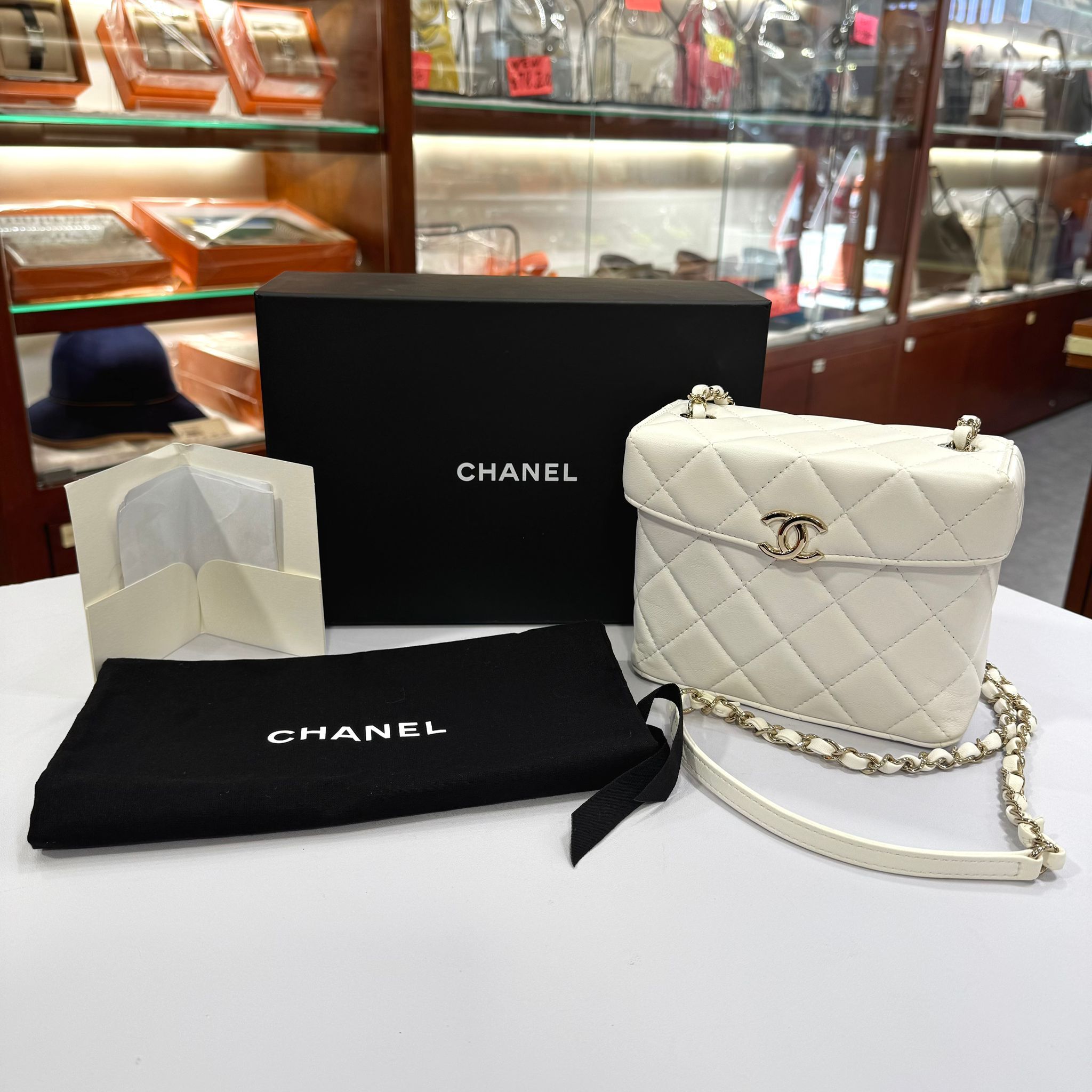 本週限時～全新CHANEL斜揹袋 AS2877 白色盒子羊皮 淡金扣 #BRAND NEW #香榭站正品