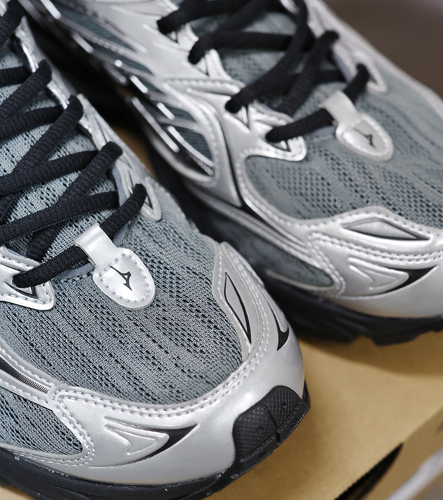 Mizuno FIYI V2 Black Sliver 黑銀色D1GH241504