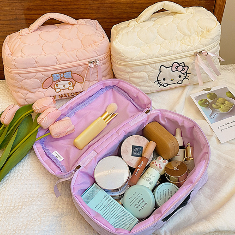 正版三麗鷗羽絨手提化妝包