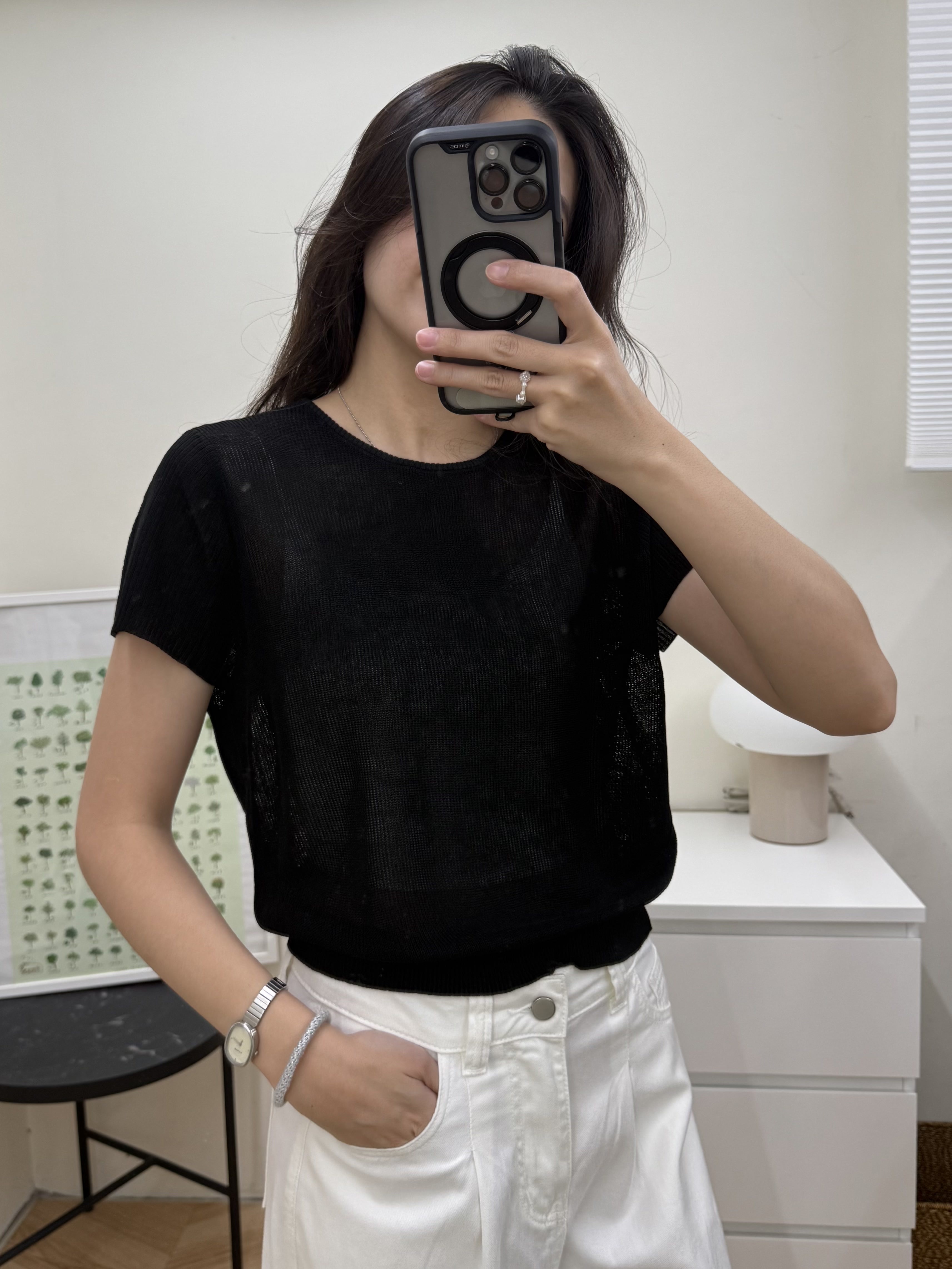 後扣圓領薄針織上衣*2色