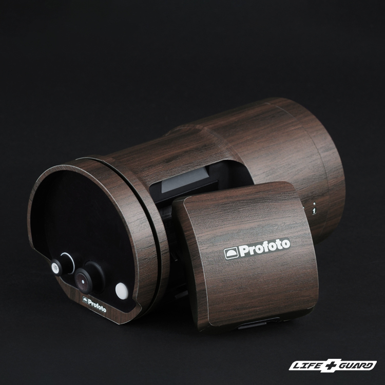 LIFE+GUARD 閃光燈貼膜安裝示意，適用 Profoto B10X