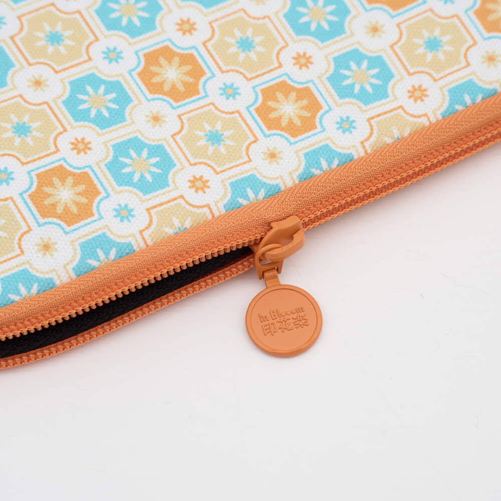 11" iPad Sleeve/Old Ceramic Tile No.2/Glass Marbles