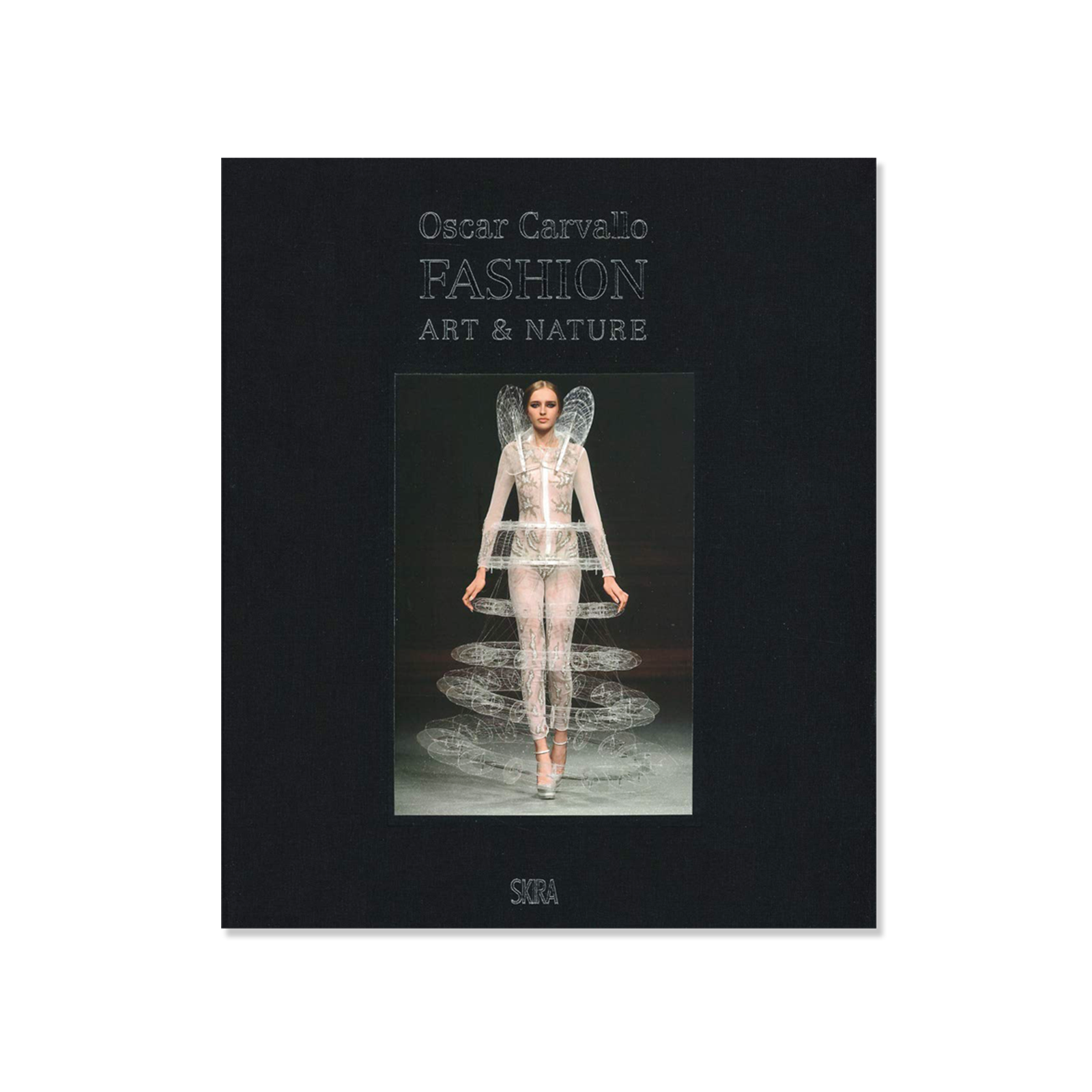 Oscar Carvallo. Fashion, Art & Nature chez