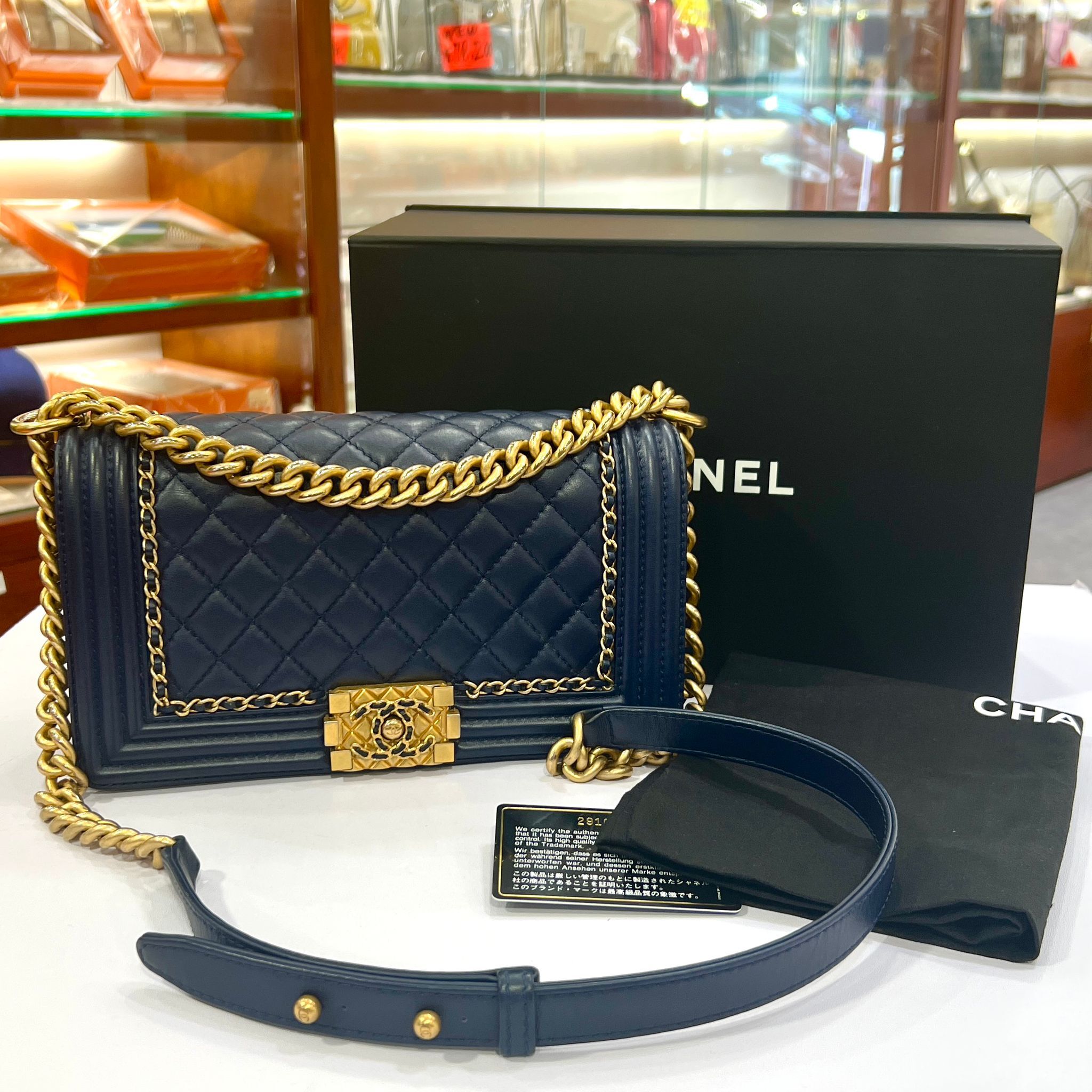 99%NEW二手BOY CHANEL 25 A67086 海軍藍小牛皮菱格/皮穿鏈金扣 #香榭站正品