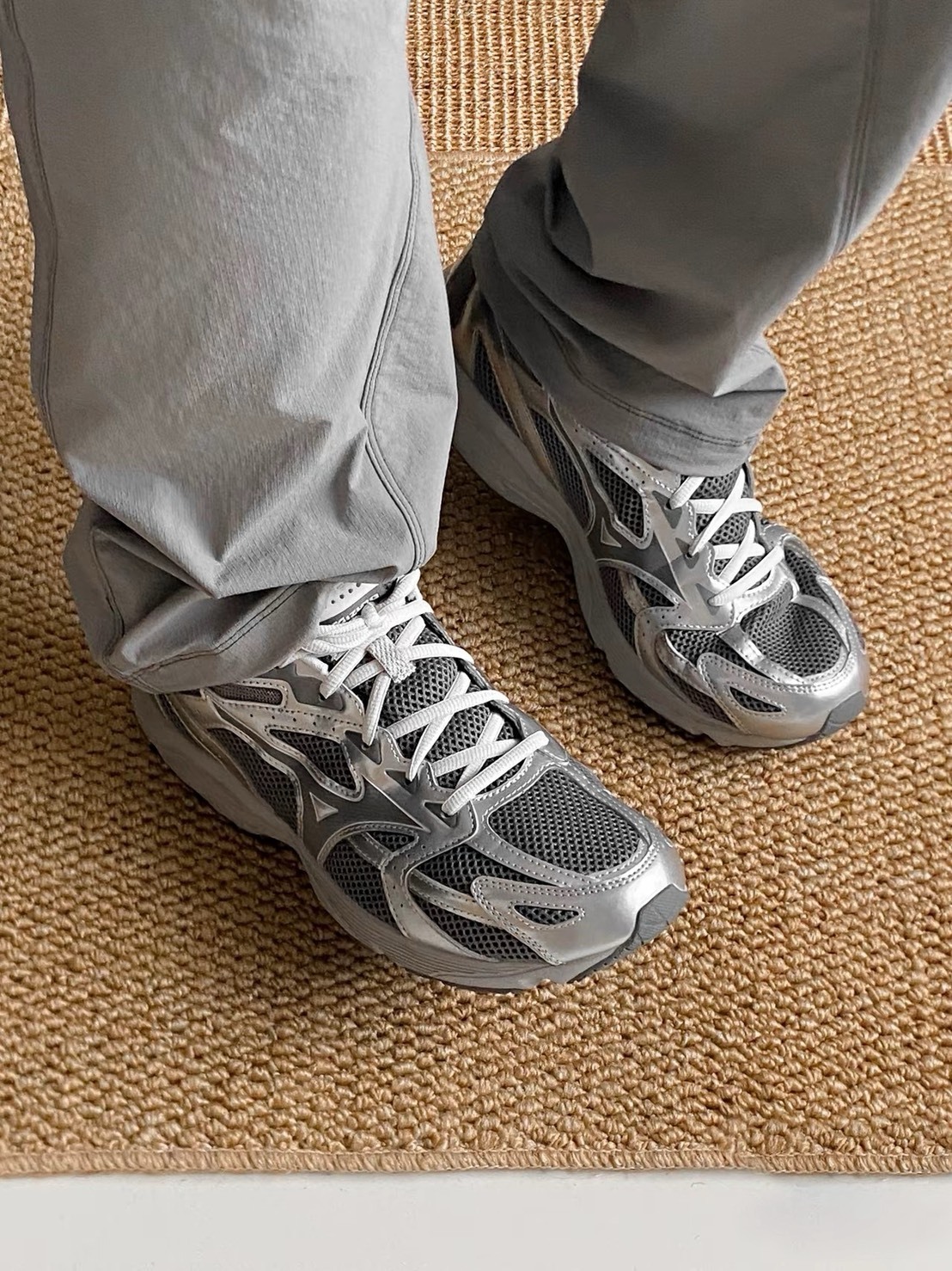 "代購" Mizuno SPARK CN III 復古休閒鞋 男女同款 銀灰 D1GH242805