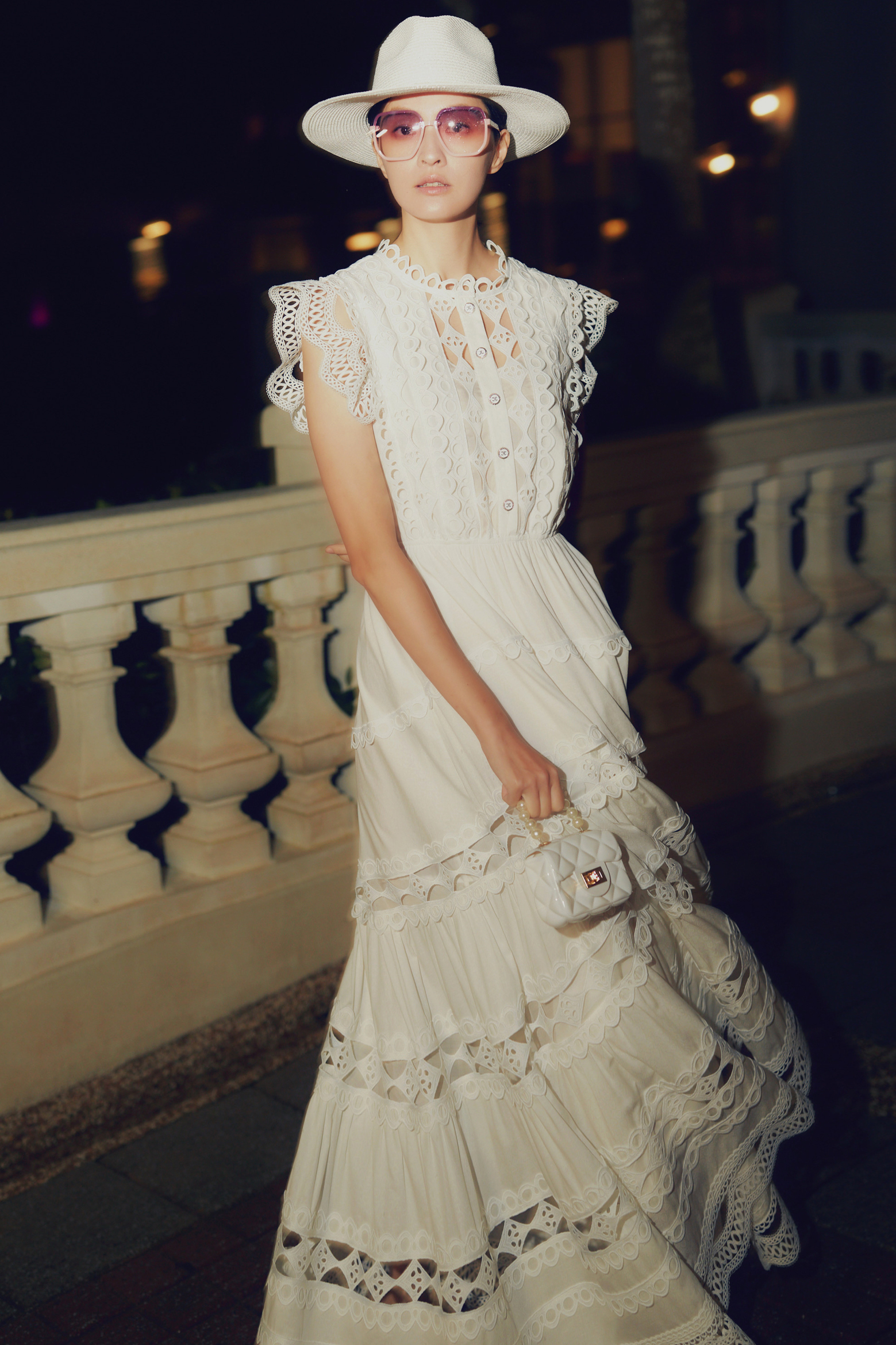 BD10020E1 新藝術花園大孔洞蕾絲鑽嵌蛋糕長洋 (附腰帶)