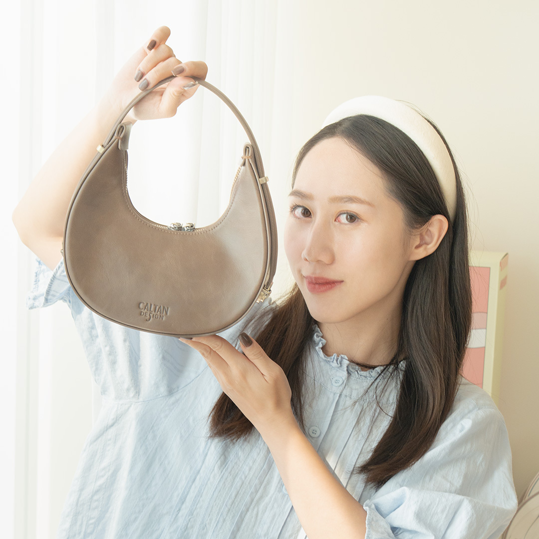 記憶初月真皮腋下包 - 234075htcl