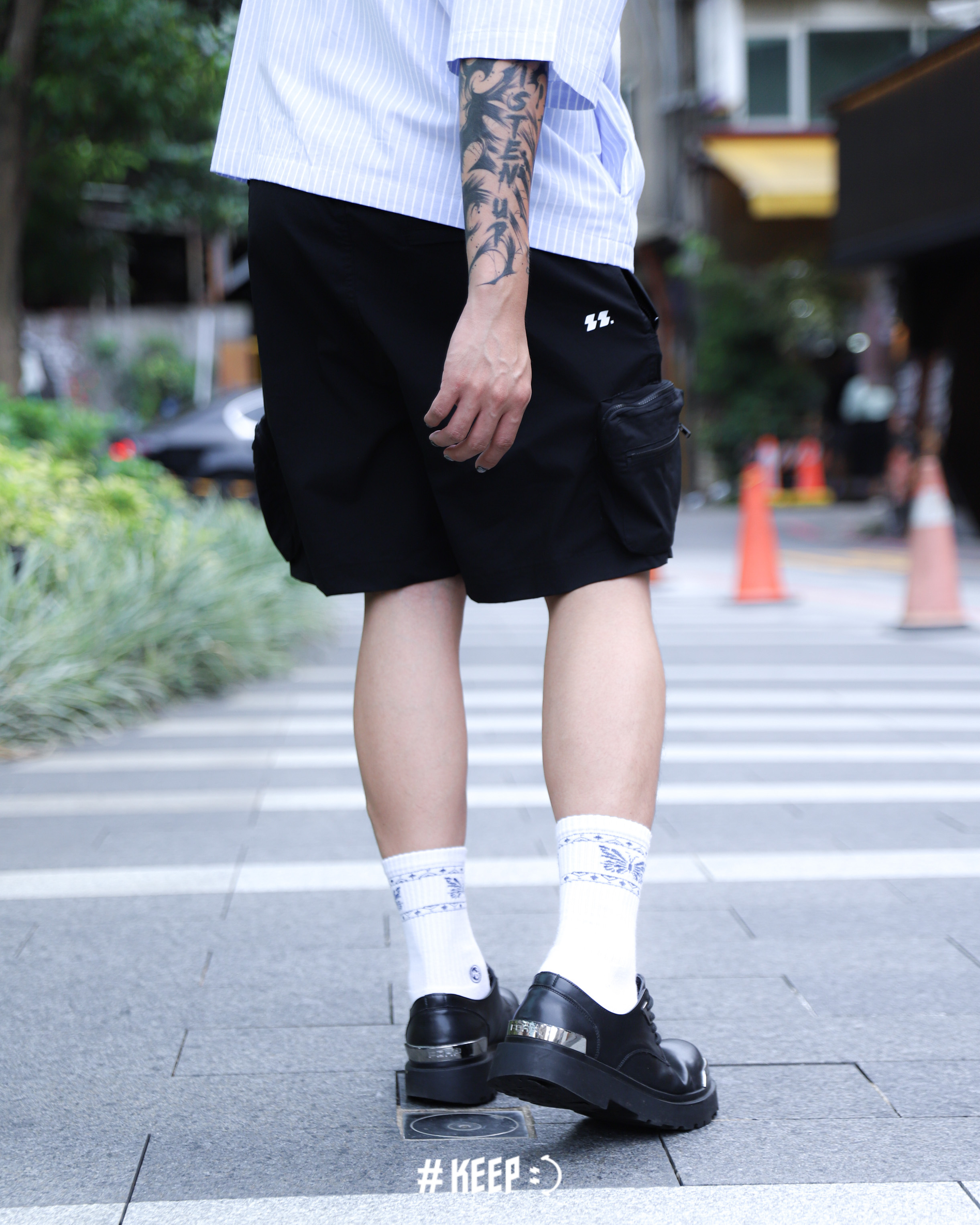 #KEEP FUNCTIONAL POCKET SHORTS 黑色 拉鍊 鬆緊帶 印花 運動 休閒 機能 口袋短褲【KS310】