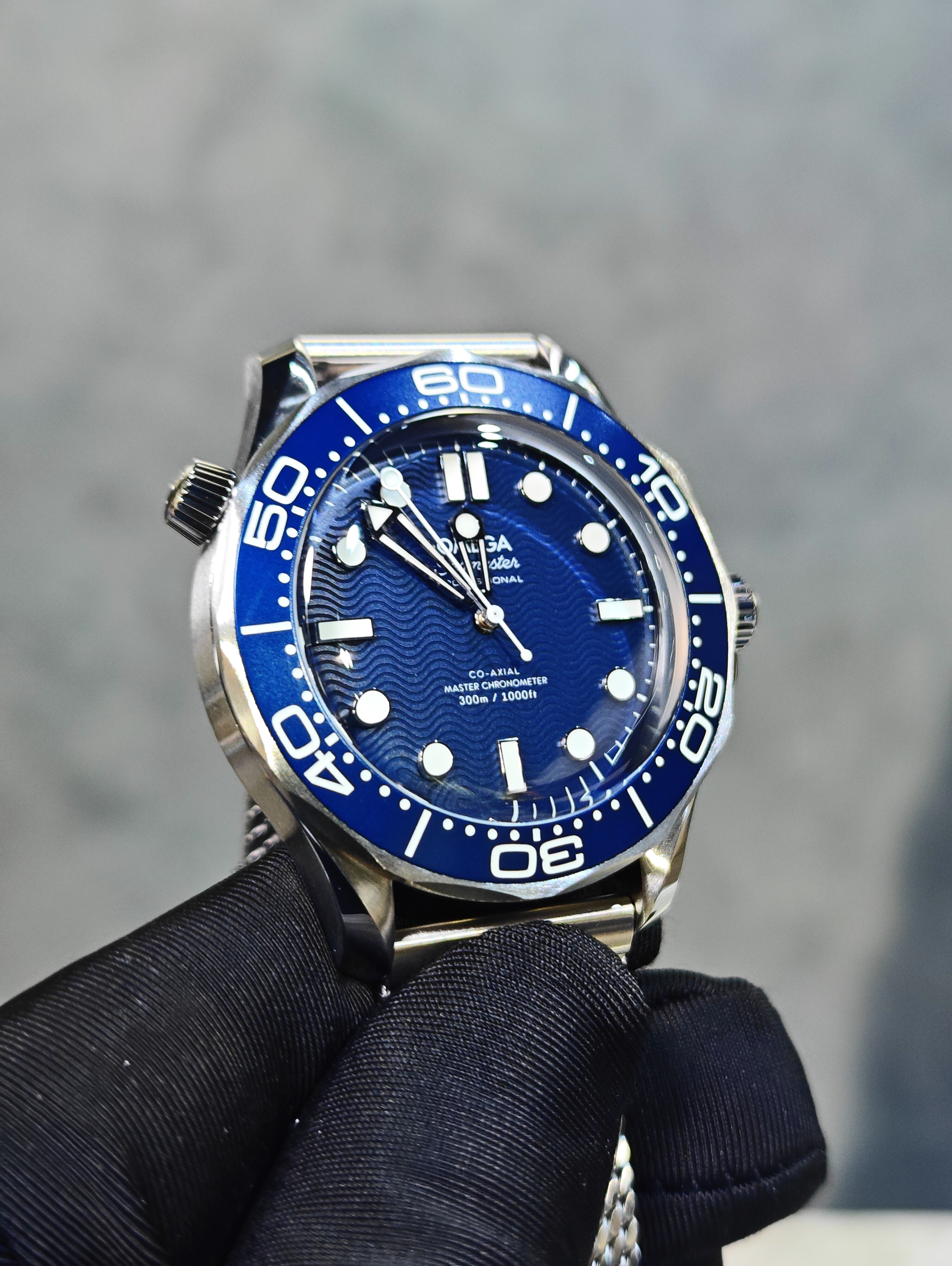 BRAND NEW OMEGA SEAMASTER DIVER 300M 210.30.42.20.03.002   21030422003002   JAMES BOND 007 60th ANNIVERSARY 42 MM