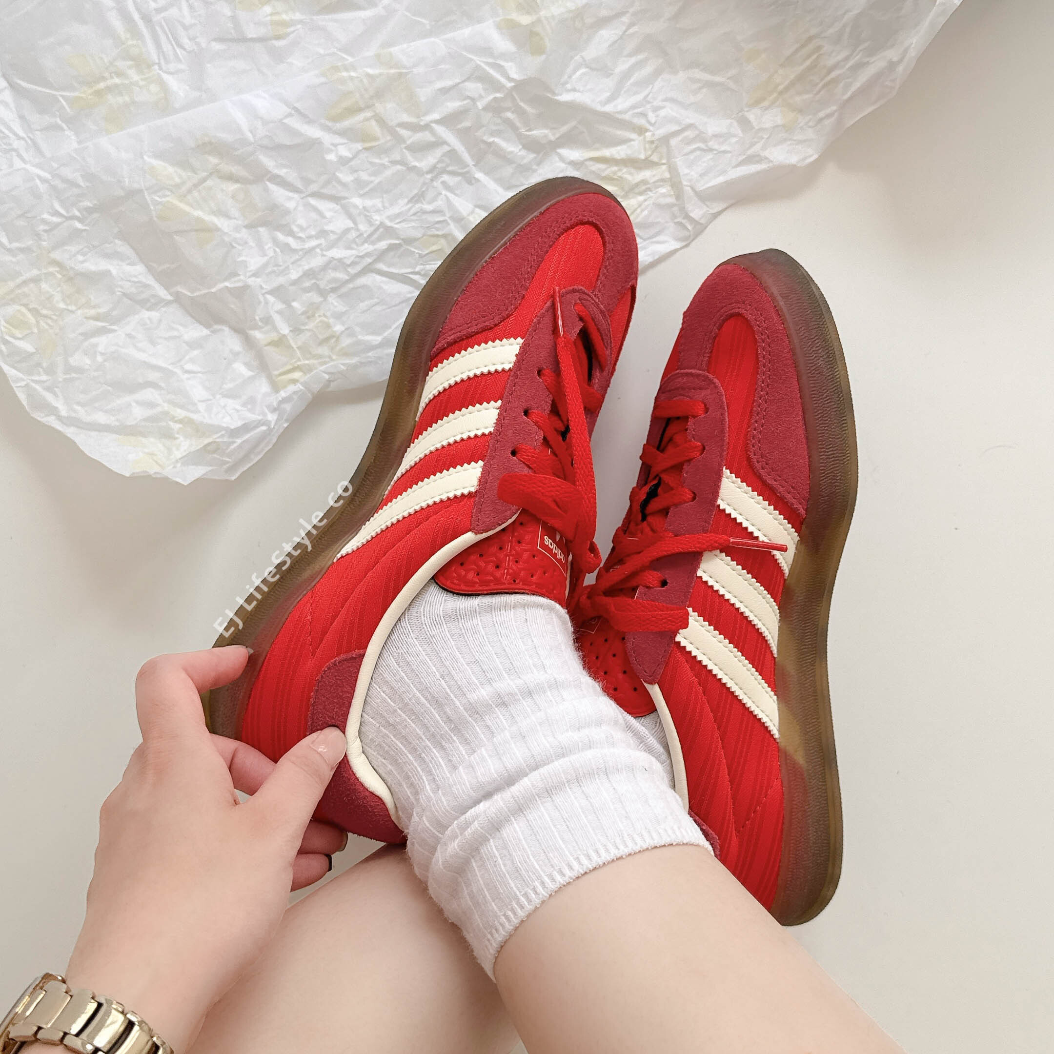 ADIDAS GAZELLE INDOOR W 緞面條紋 復古紅 紅色 麂皮 焦糖底 女鞋 JS1411 / 現貨
