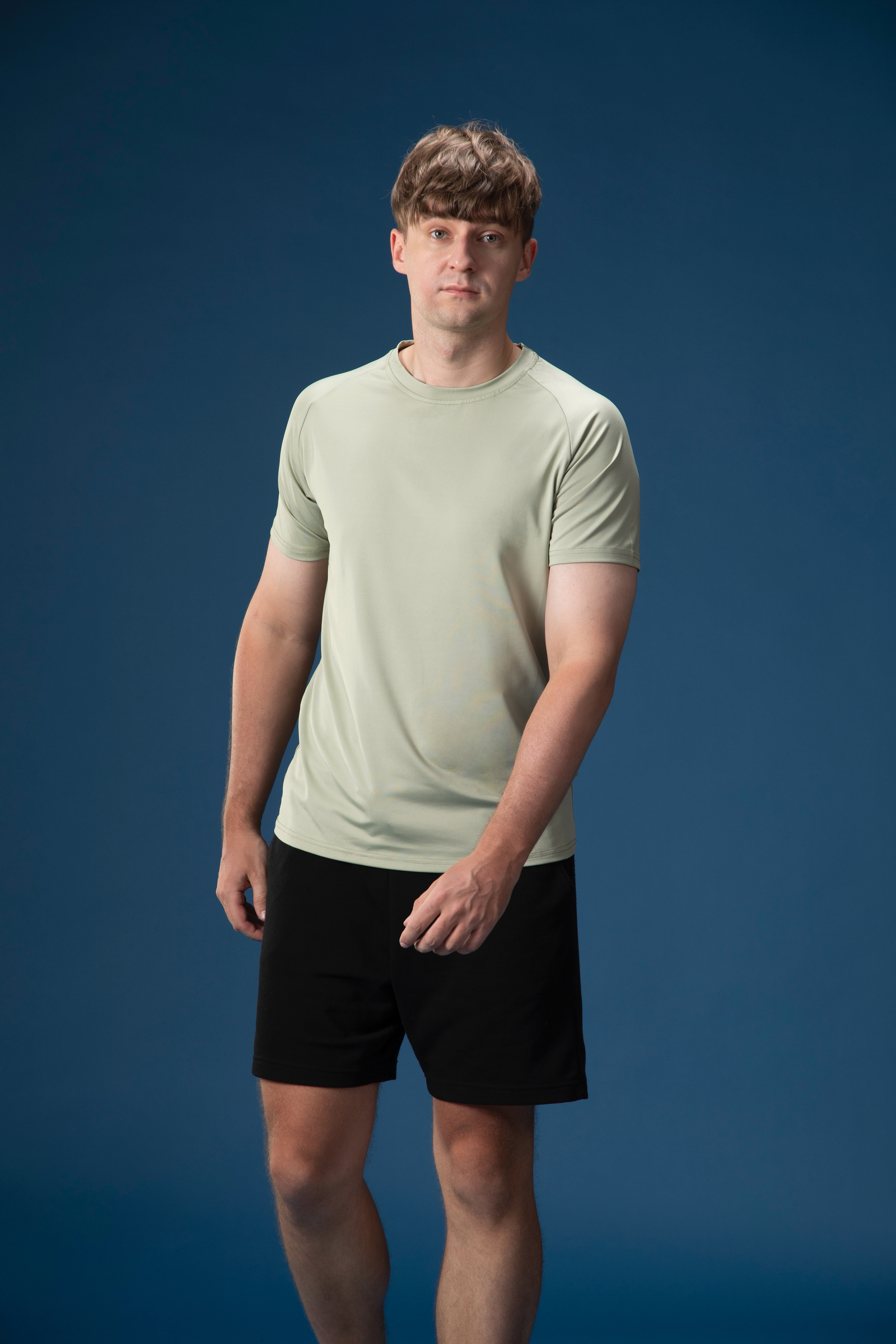 I.M.S素色透氣運動上衣-橄欖綠