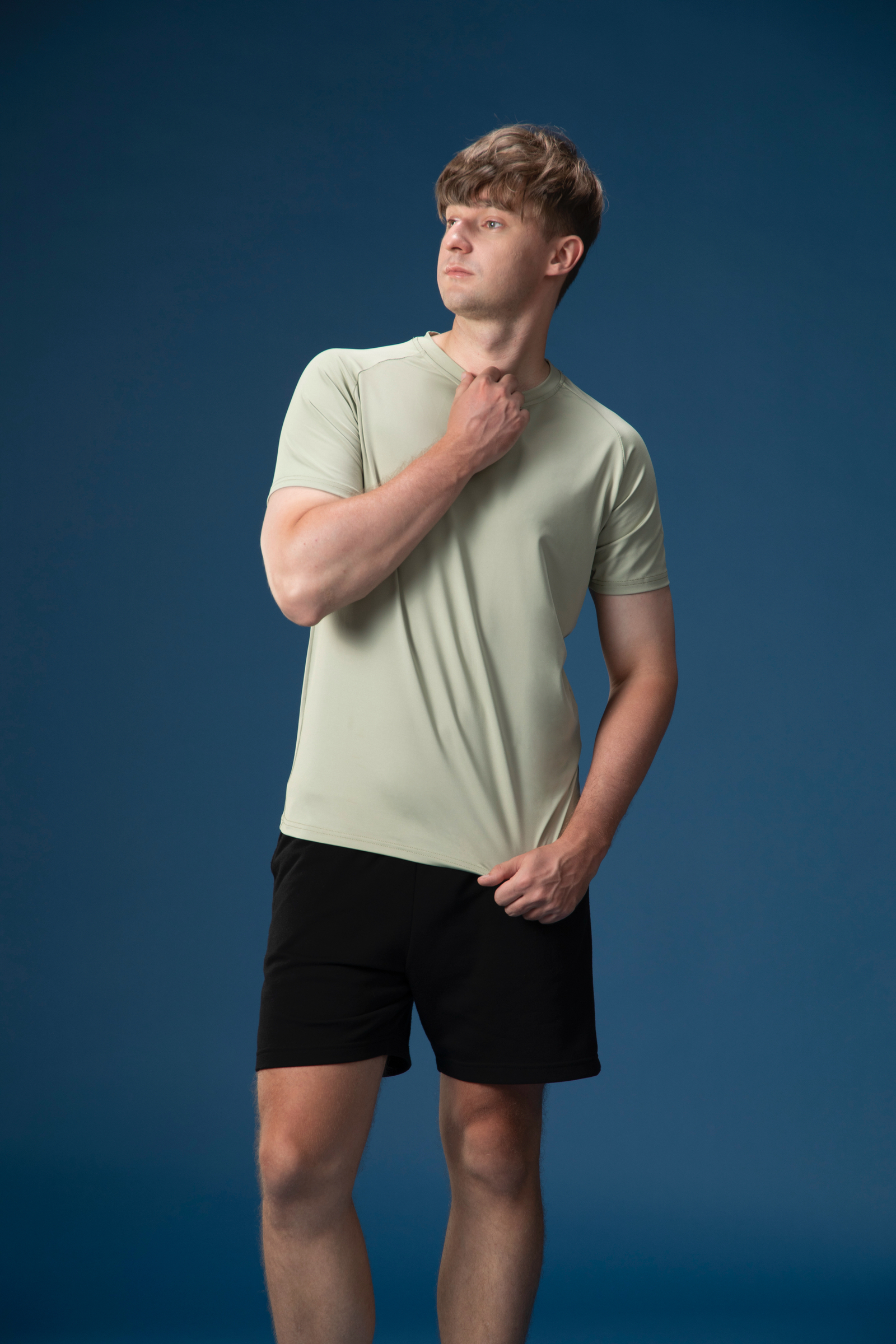 I.M.S素色透氣運動上衣-橄欖綠