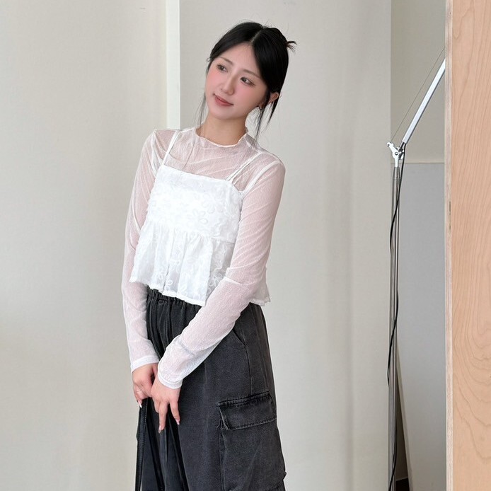 /𝙘𝙝𝙞𝙝 𝙢𝙖𝙙𝙚/ 曖昧現場!透膚點點微立領彈性打底衣