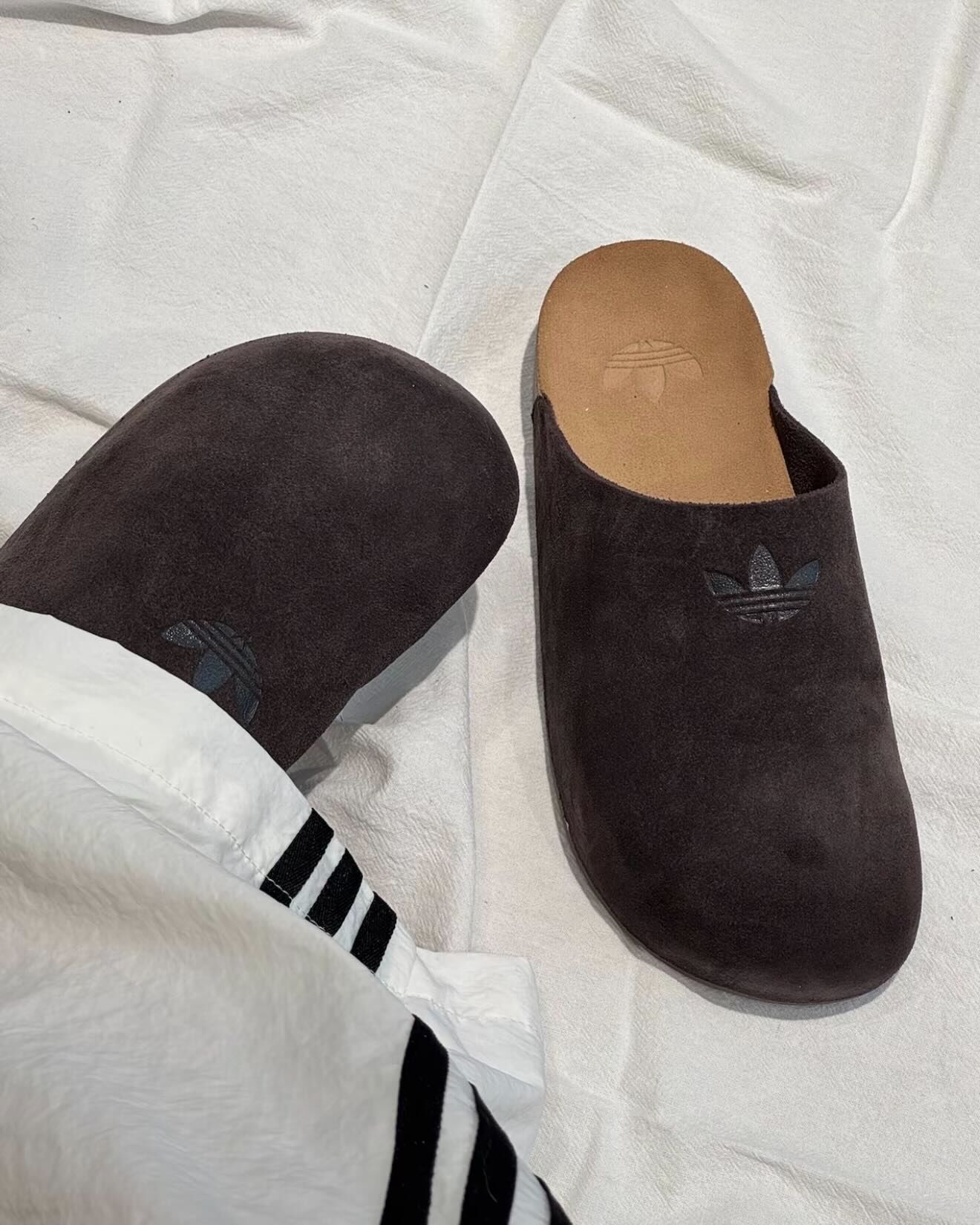 [預訂] Adidas ADIMULE Slides | Dark Brown