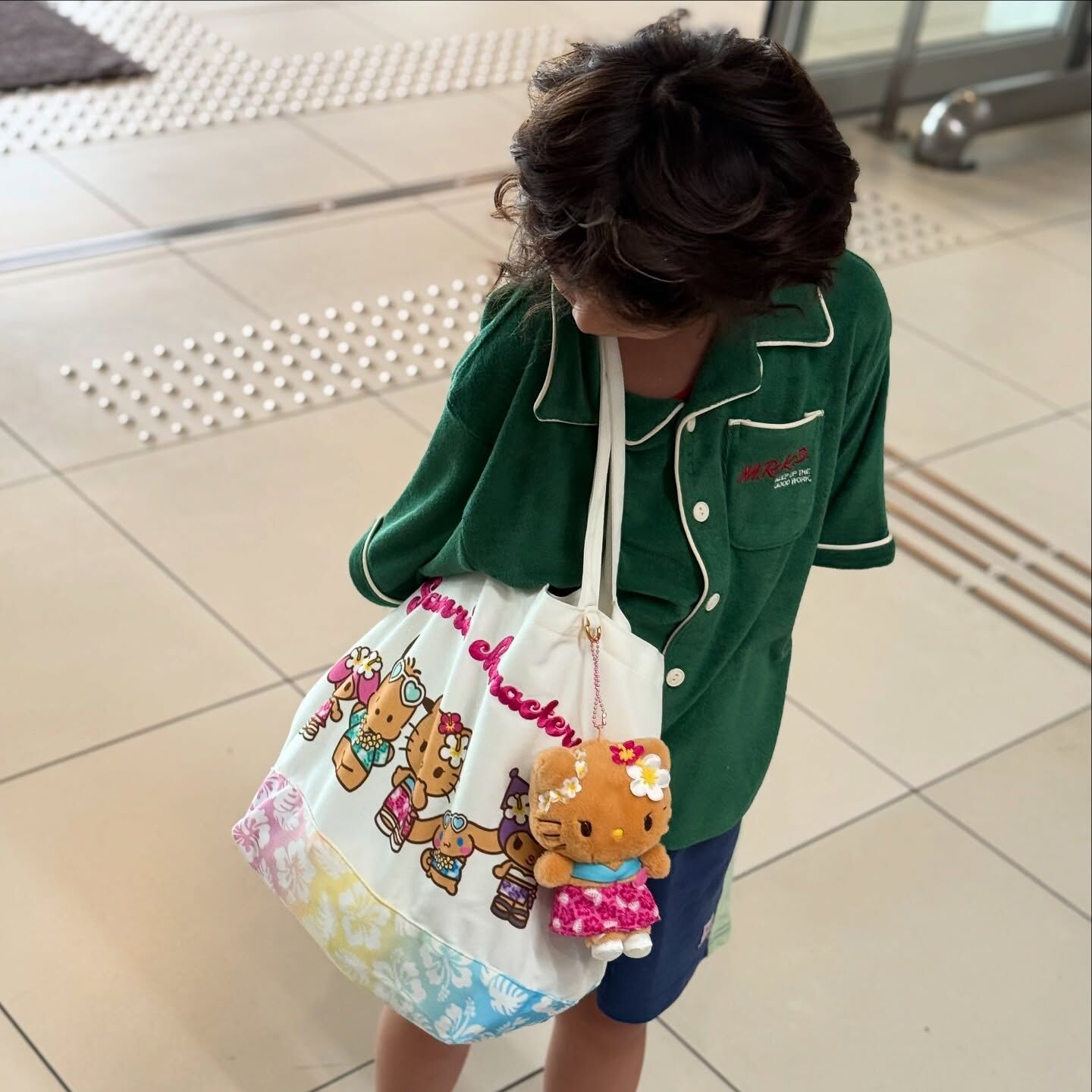 Sanrio 日本限定 夏威夷 曬黑 Hello Kitty 渡假風 凱蒂貓 三麗鷗 吊飾 鑰匙圈