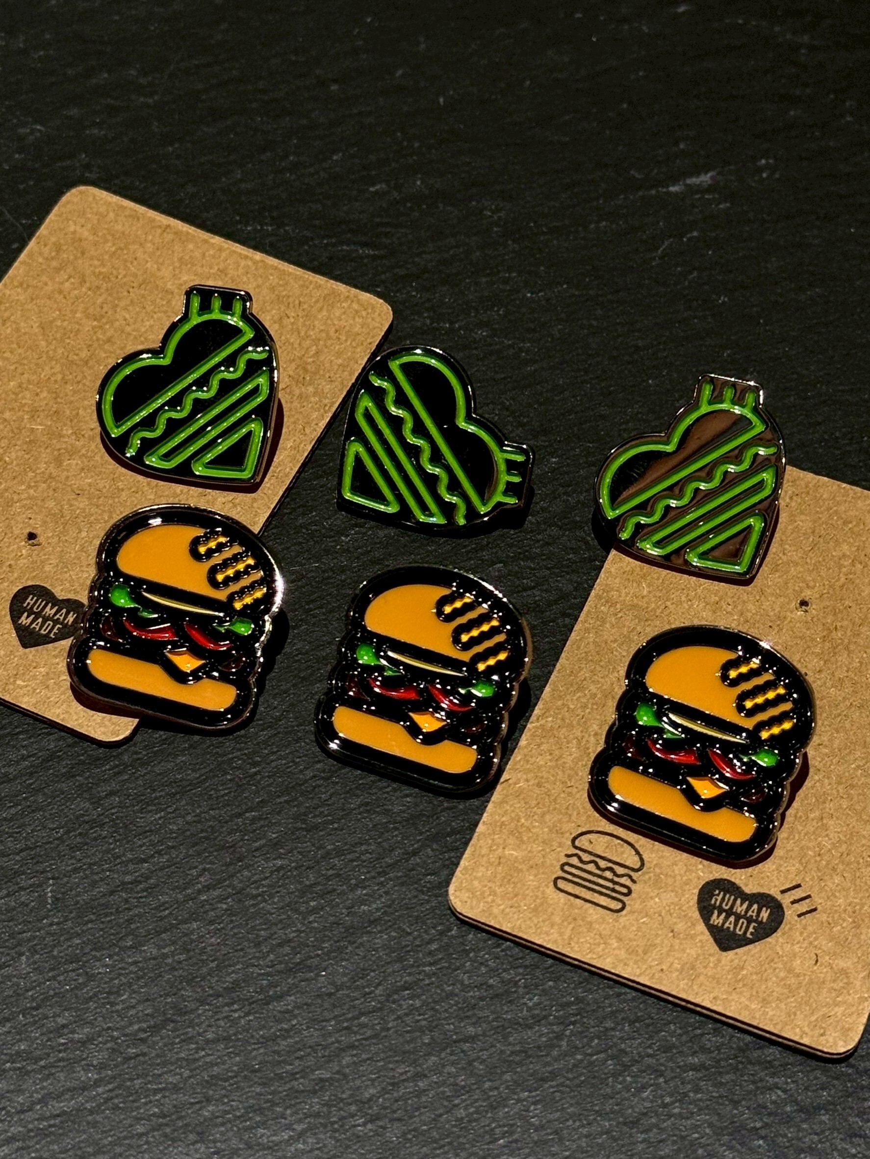 HUMAN MADE × SHAKE SHACK 漢堡 愛心Logo 別針組