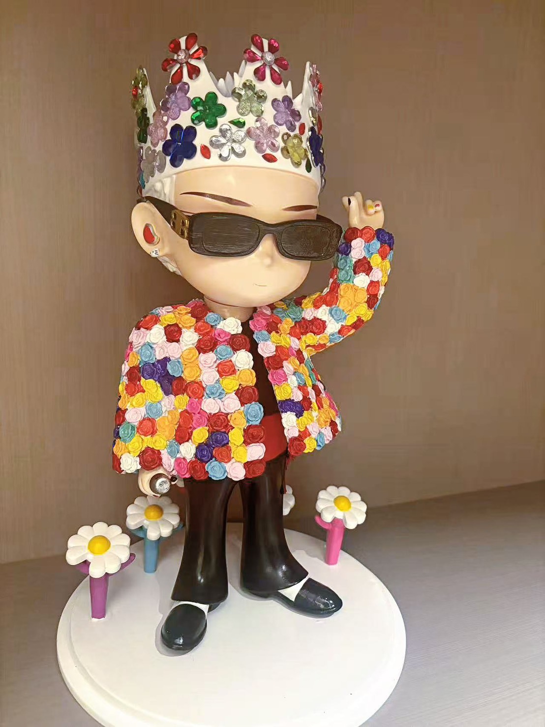 【Luxury】限量百套 7788 潮流公仔 GD G-dragon ubermensch 權志龍 公仔 – 台灣演唱會版 彩花套裝 小花 小雛菊 小燈 演唱會手燈 BIGBANG