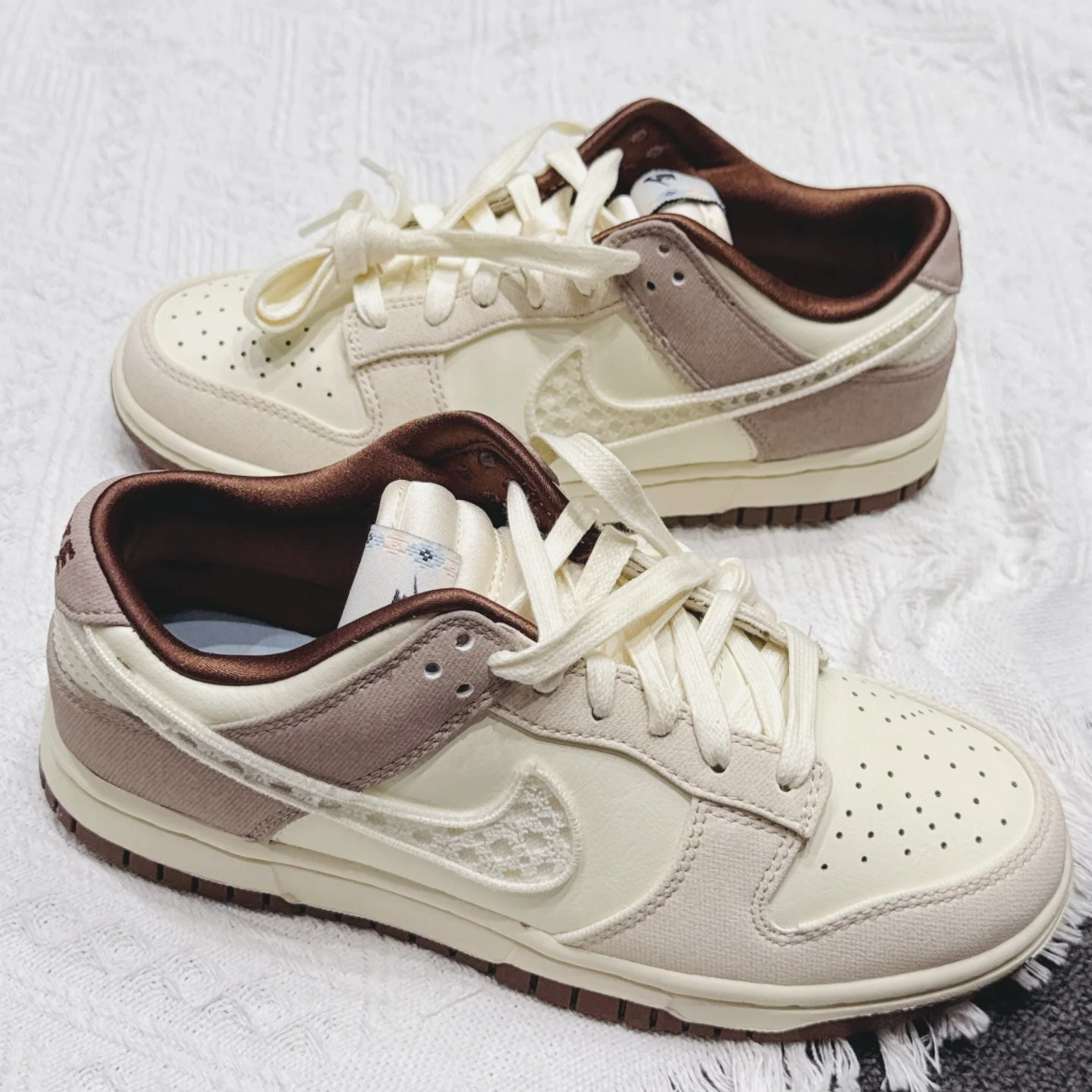 Nike Dunk Low LX 白棕灰 立體針織 蕾絲勾勾 復古 低筒休閒鞋