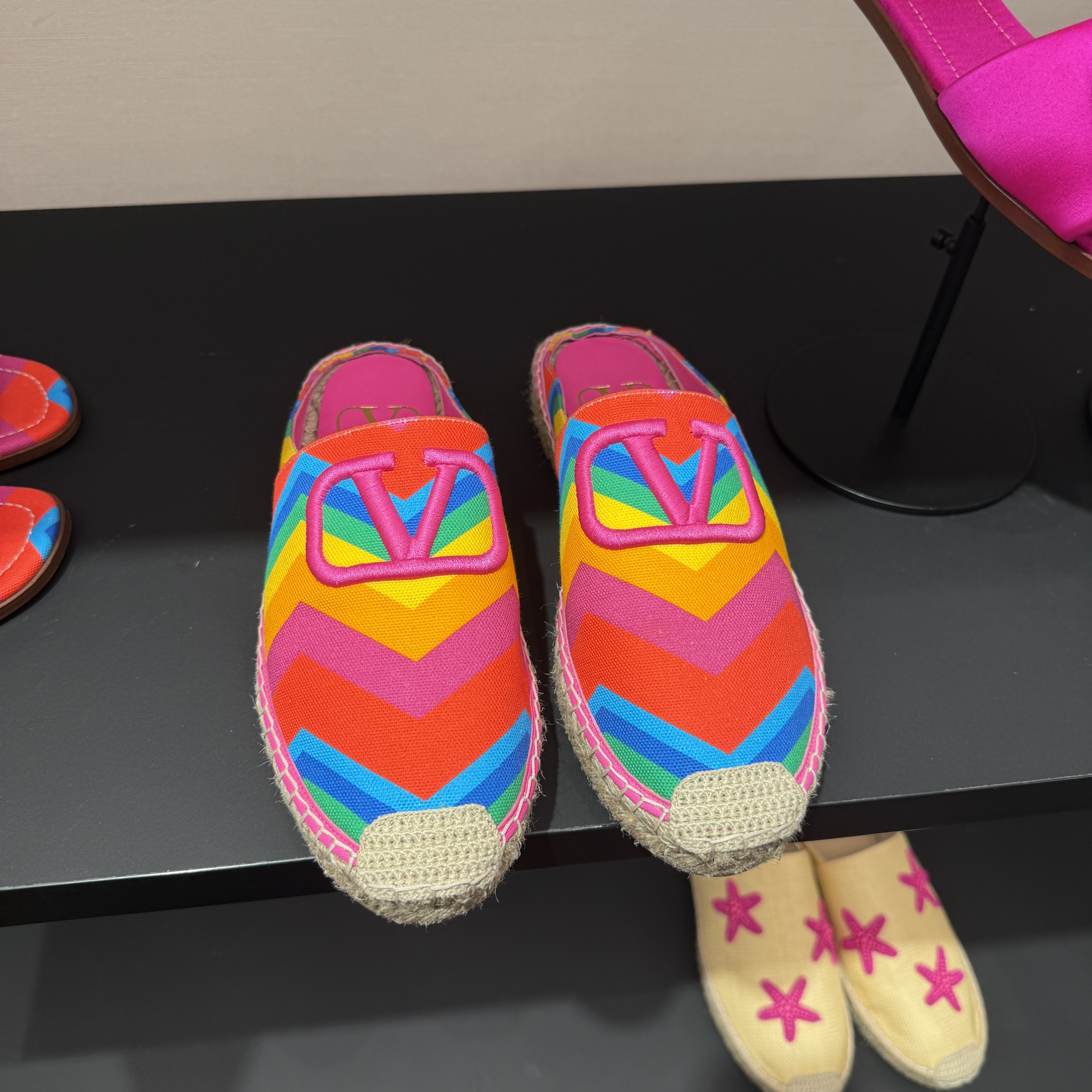 Valentino Garavani Escape Mule In Canvas With Chevron Print24 25mm Rainbow