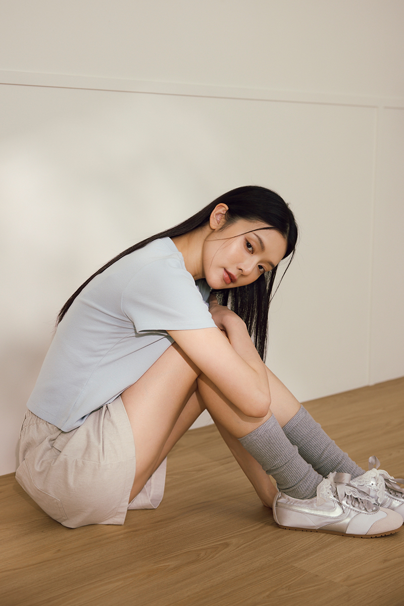 手袖字母刺繡坑條上衣