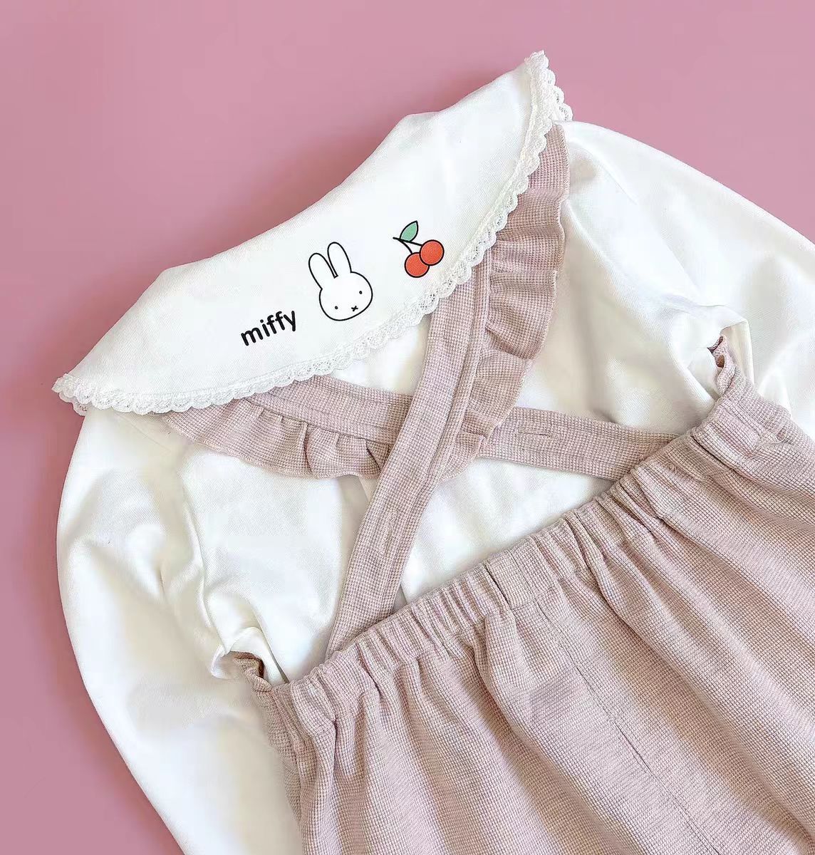 🐰𝐌𝐢𝐟𝐟𝐲 櫻桃娃娃領長袖上衣