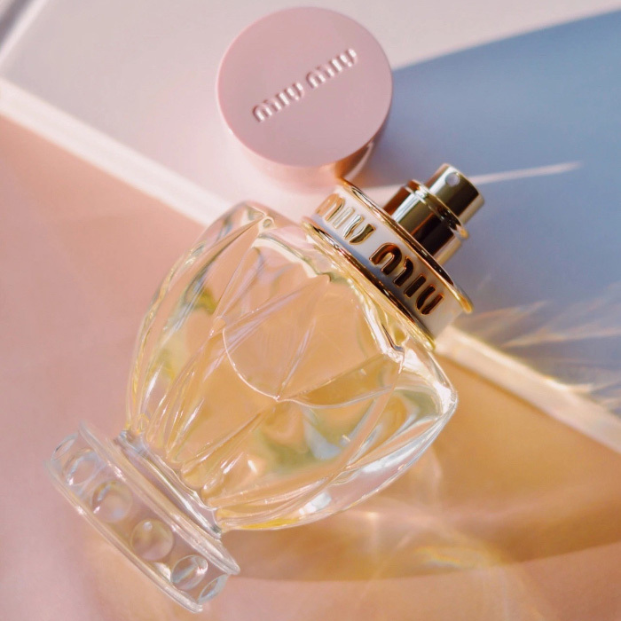 Miu Miu Twist 香水 50ml 箱入り 楽天市場】miumiu twist 50mlの通販