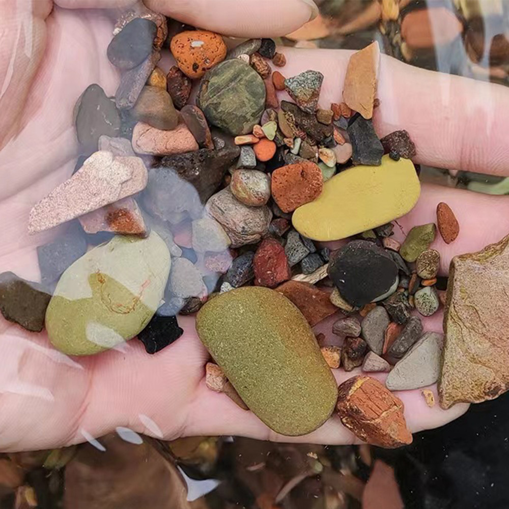 川藏砂顆粒形狀多樣，呈現自然溪流形態，讓魚缸更接近原生生態環境