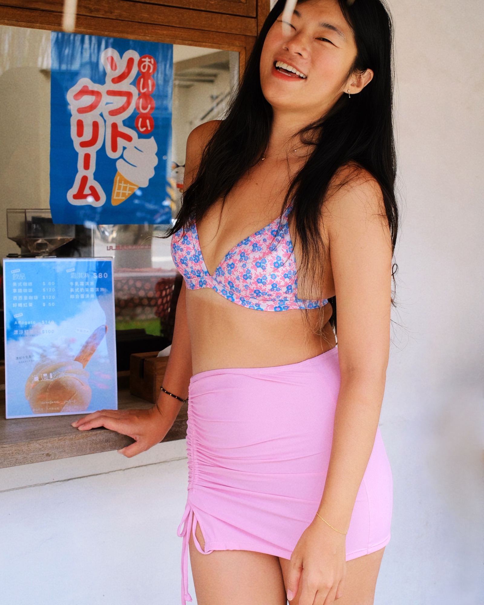 【羅紋草莓牛奶】Aura 開衩抽繩外罩泳裙