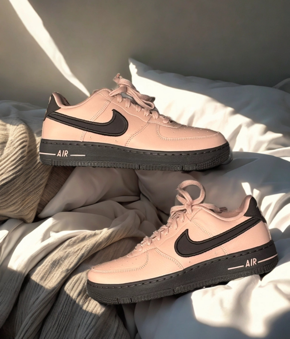 女鞋 NIKE AIR FORCE 1 DANCE 'Particle Pink' 草莓可可 皮革 後跟倒勾 刺繡勾 休閒鞋【FJ7409-601】BAF1