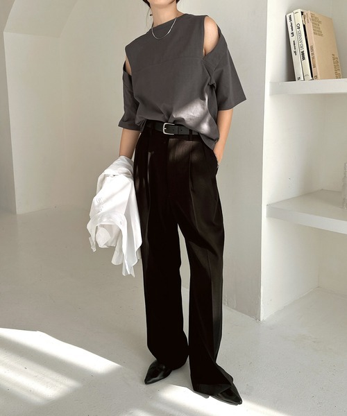 日本🇯🇵連線 and me 肩部鏤空設計感T恤 防汗材質 露肩 鏤空 開衩設計 短袖 休閒 6色(任買兩件711免運)/預購