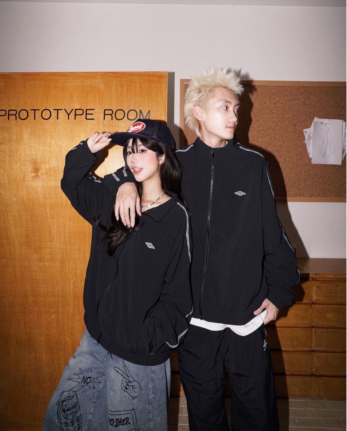 UMBRO 茵寶情侶外套の戀愛保暖計劃 🖤🤍 75D錦氨四面彈 復古圈邊線 梭織長袖薄外套 男女同款 運動休閒夾克 Aug25