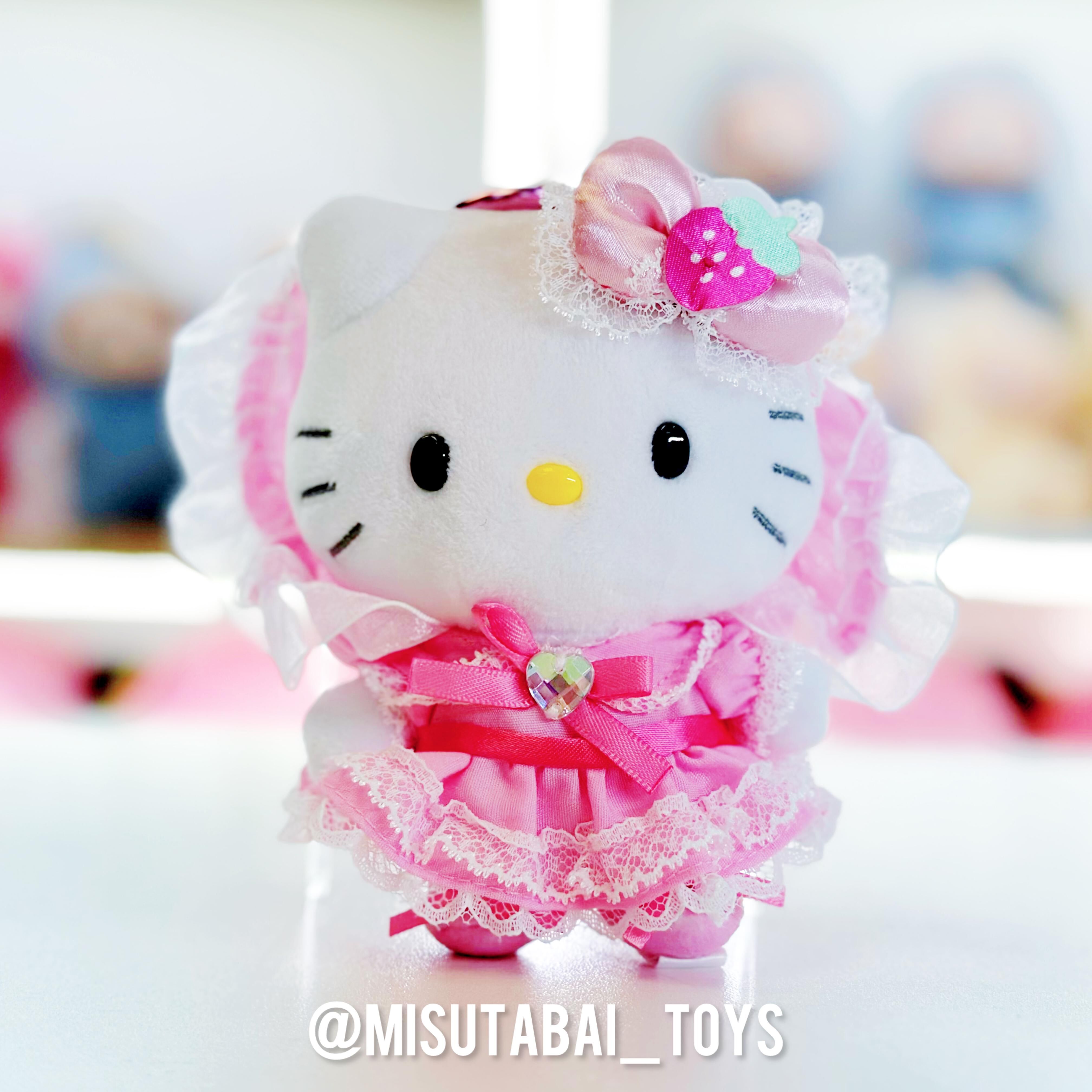 Hello Kitty Lovely Frill Mascot Keychain Lolita (Pink)