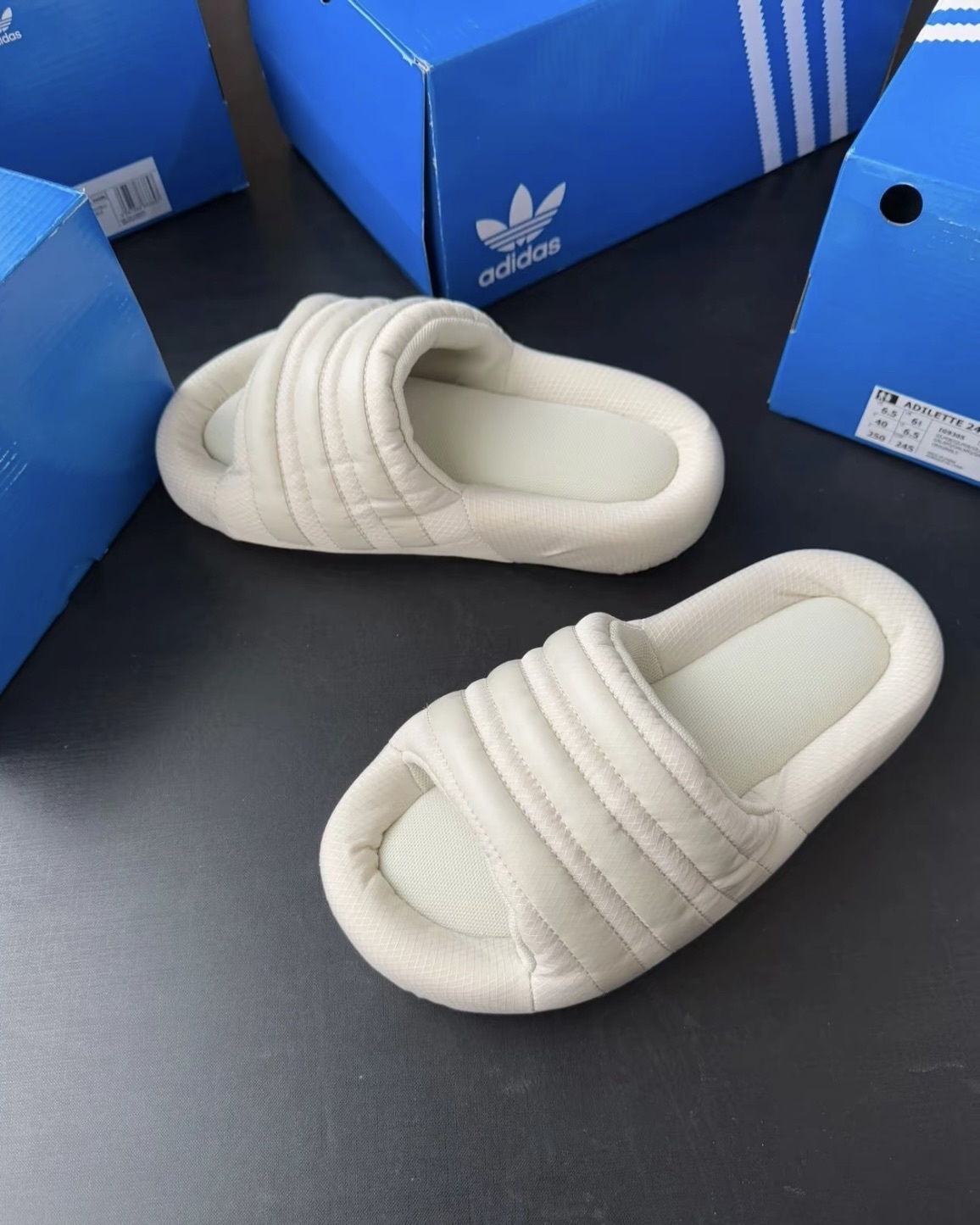 Adidas Adilette 24 三線 舒適 麵包 雲朵 拖鞋 奶茶