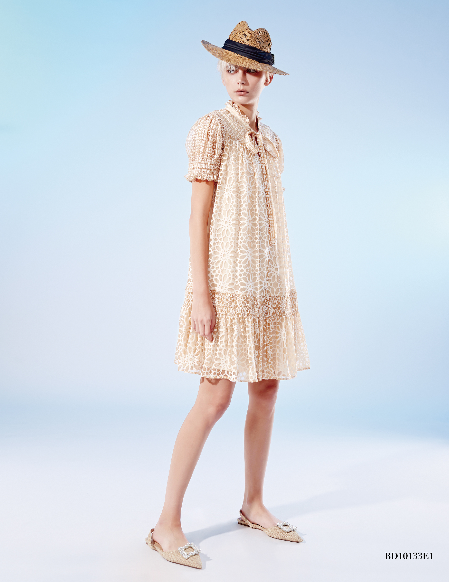 BD10133E1 浮雕花園窗花短A洋