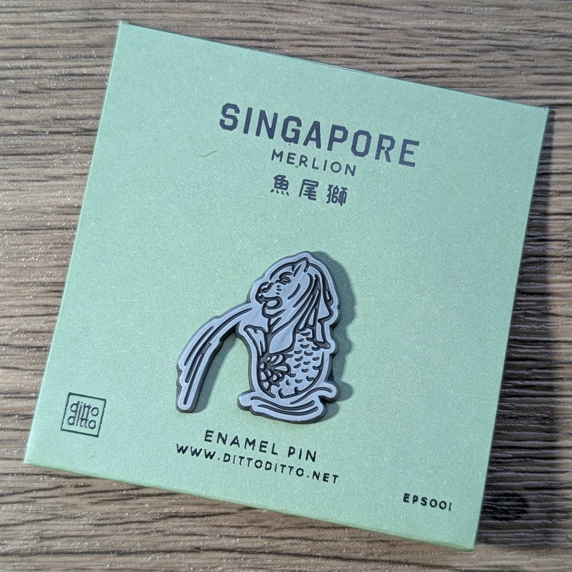 DITTO DITTO 新加坡金屬徽章 - 魚尾獅 (古董銀)