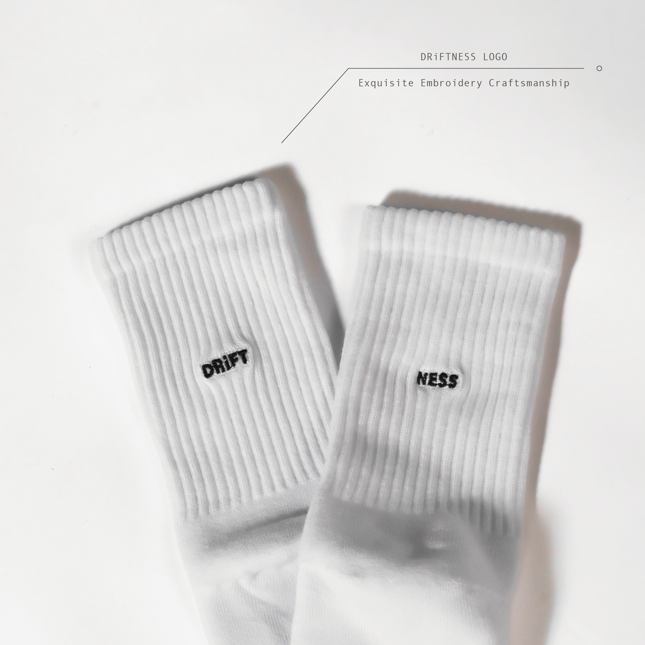 DRiFTNESS｜5SS-N01 LOGO 刺繡長襪 - White