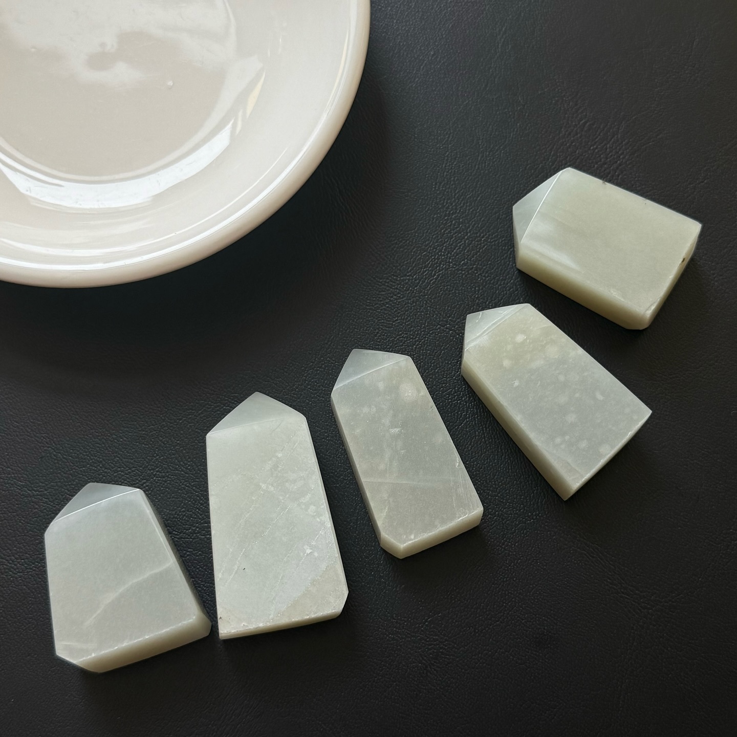 [原石] 綠月光石 水晶柱