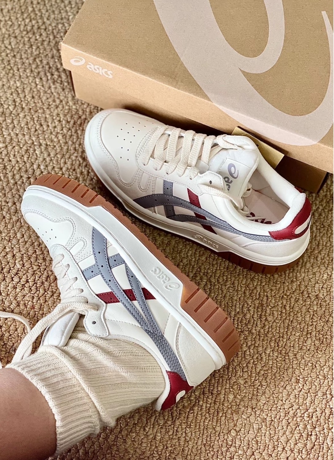 Asics Court MZ 米白灰 合成革 低筒 板鞋 男女同款 百搭休閒運動鞋 Aug25