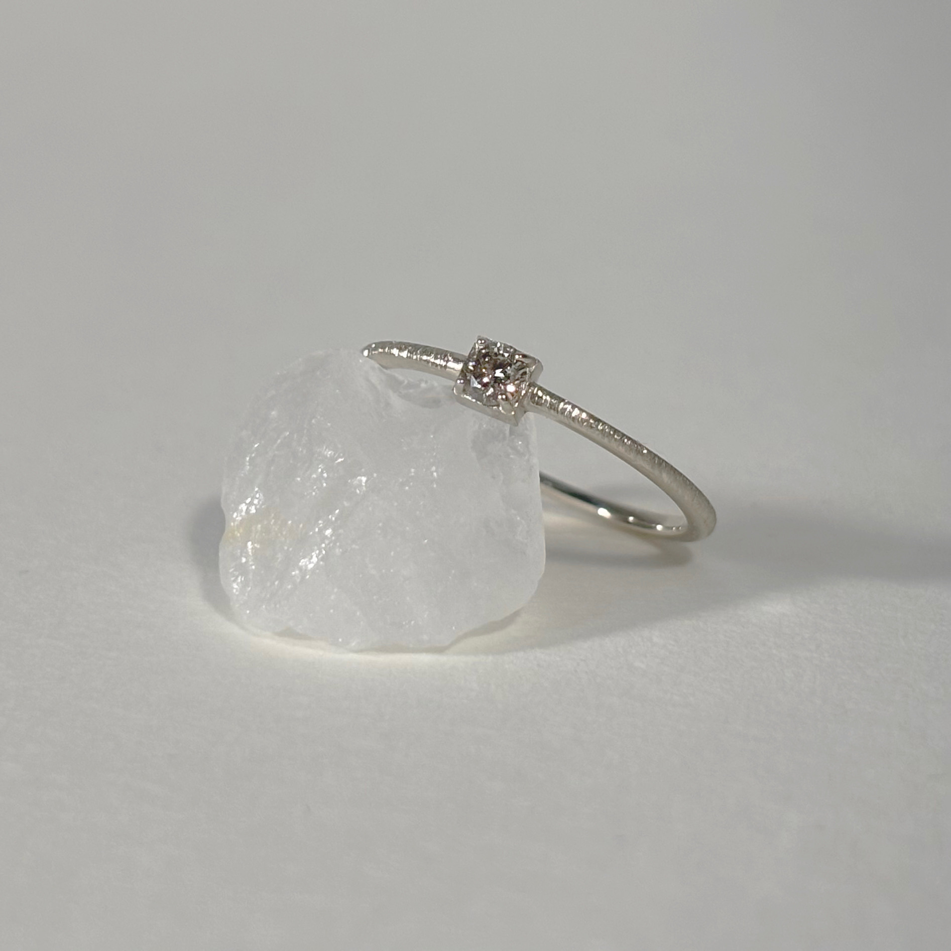 14K Hazy方四爪真鑽戒指