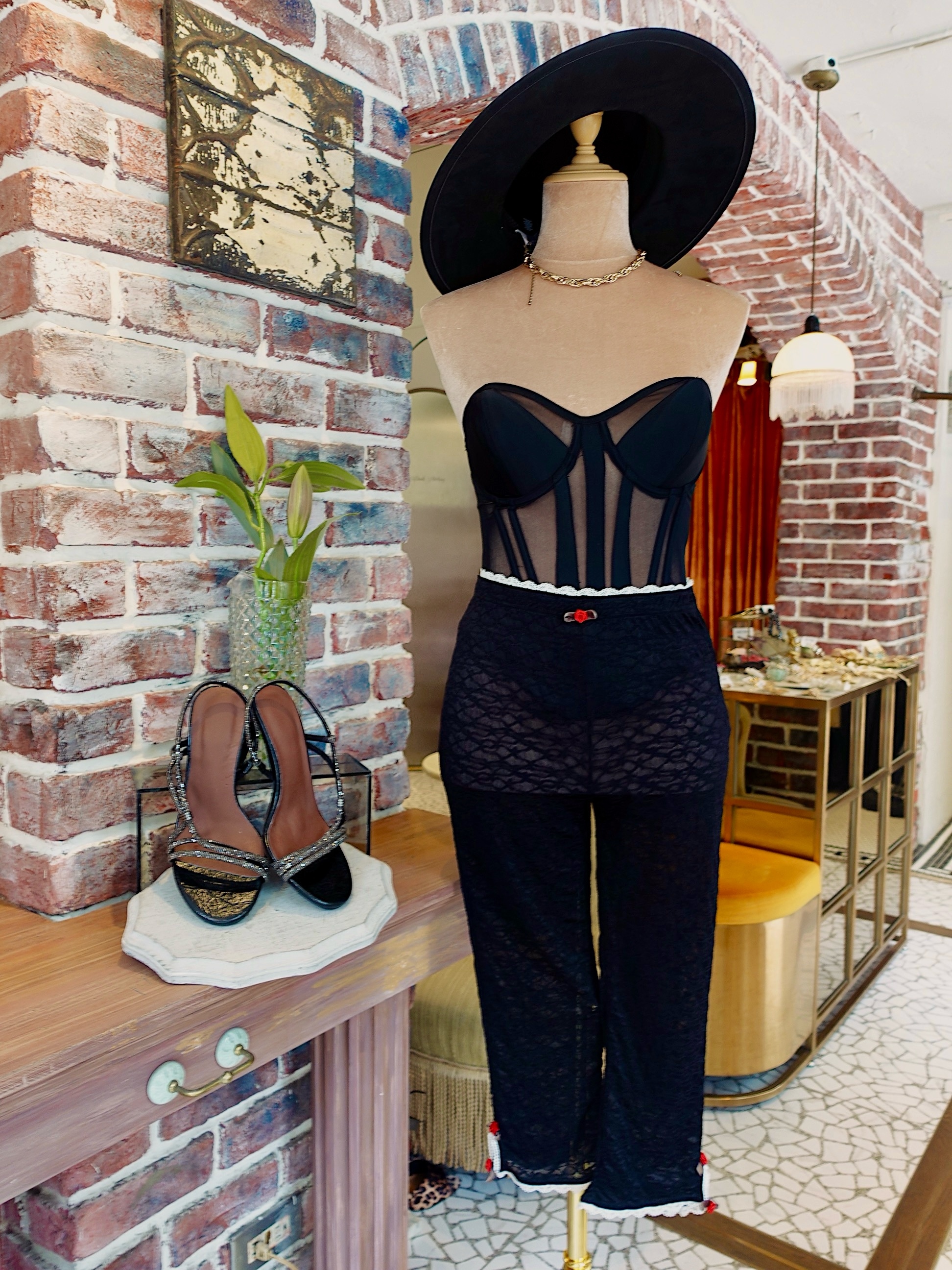 Black Lace黑色蕾絲小花Legging