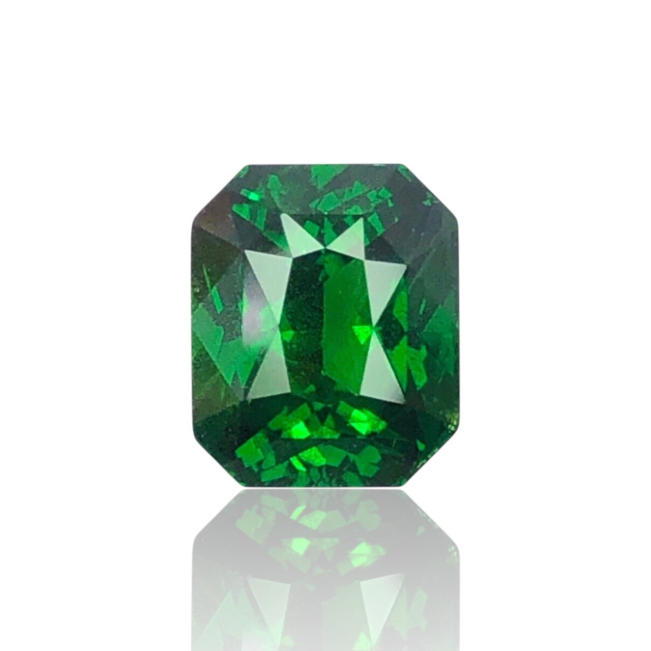 【精品卡札尼綠．沙弗萊．天然鈣鋁榴石4.21ct(附TGL證書)】