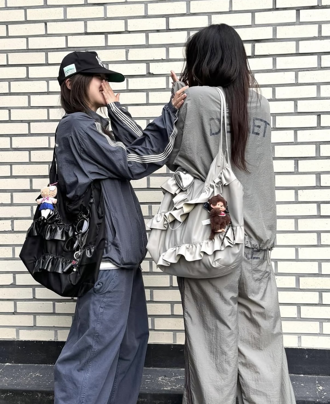 DEINET 荷葉邊 托特包 肩背包 沙色 / 黑色