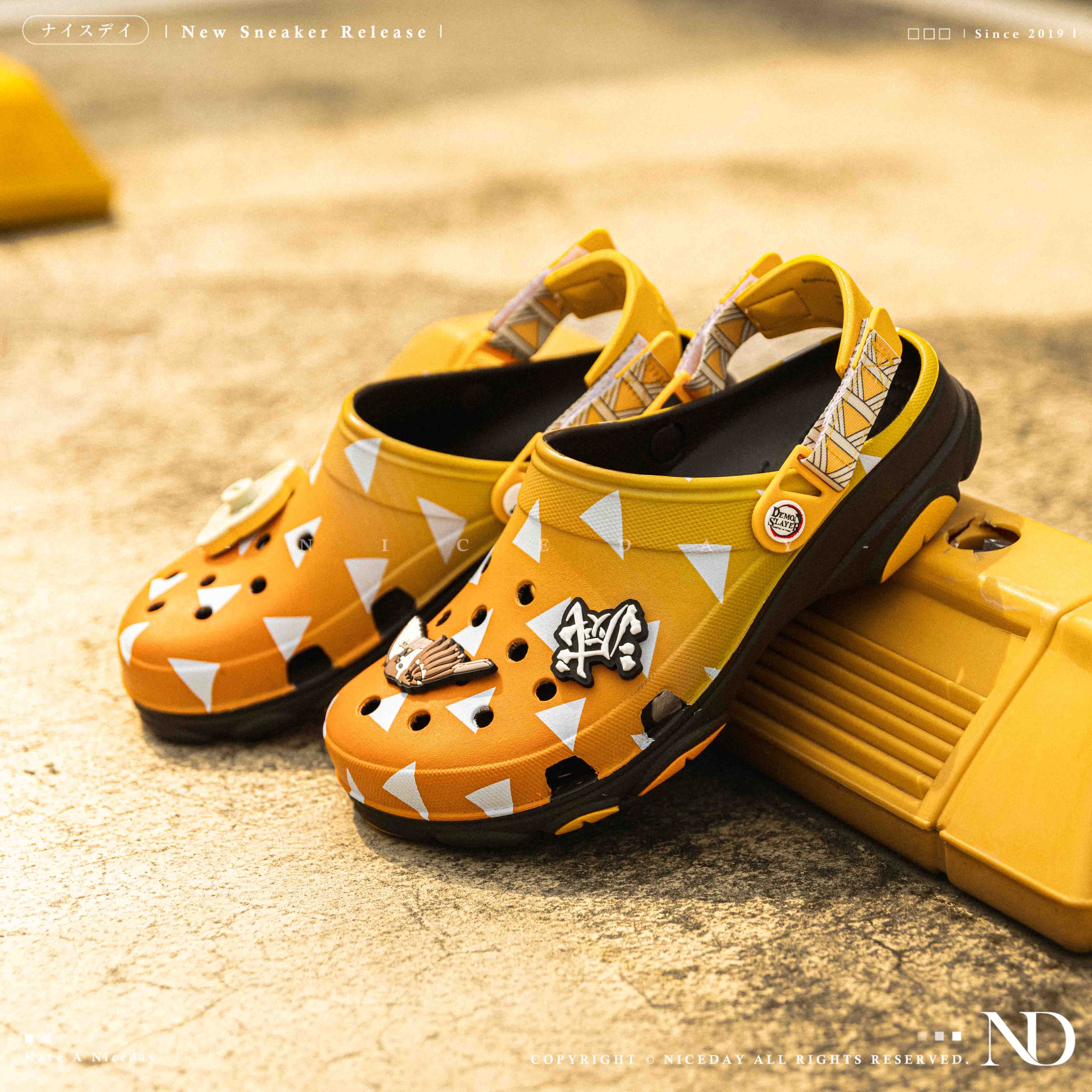 NICEDAY 現貨 鬼滅之刃 x Crocs Classic Crush 洞洞鞋 聯名 我妻 善逸 黃 電光