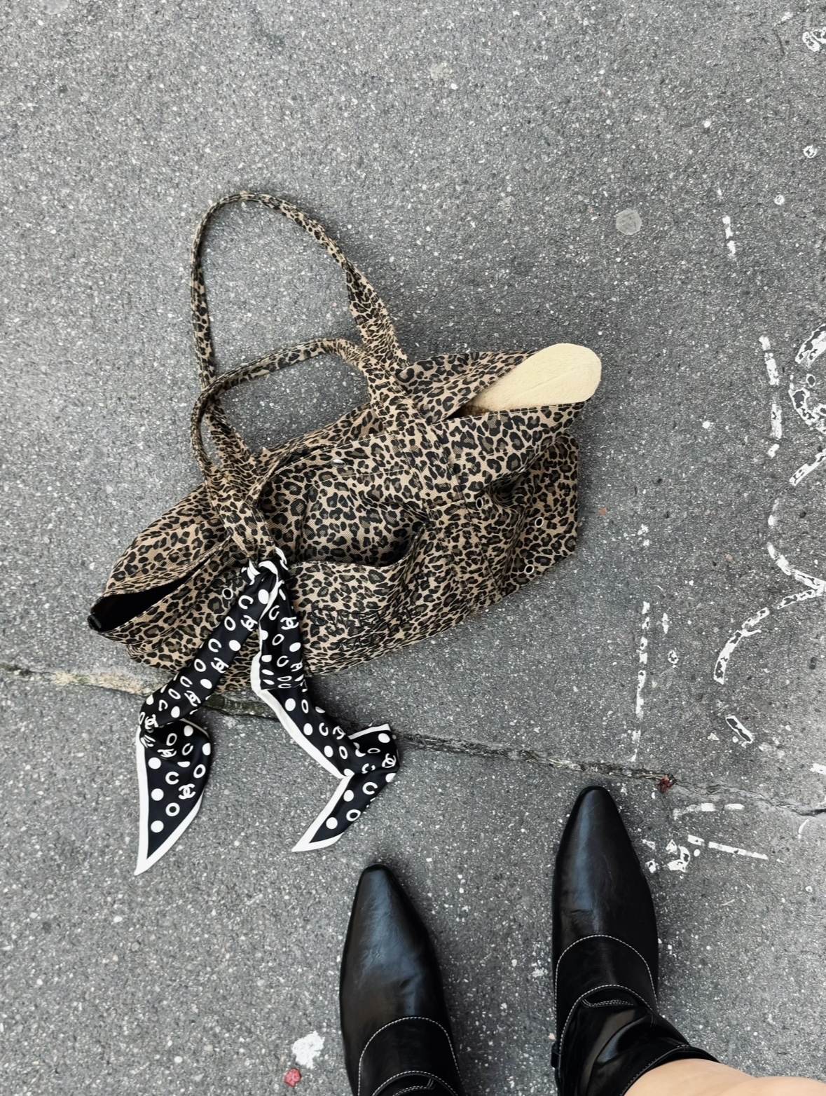 ᯓ 𝐒𝐖𝐄𝐄𝐓𝐈𝐄 𝐂𝐋𝐔𝐁 ♡ 𝘁𝗼𝘁𝗲 𝗯𝗮𝗴