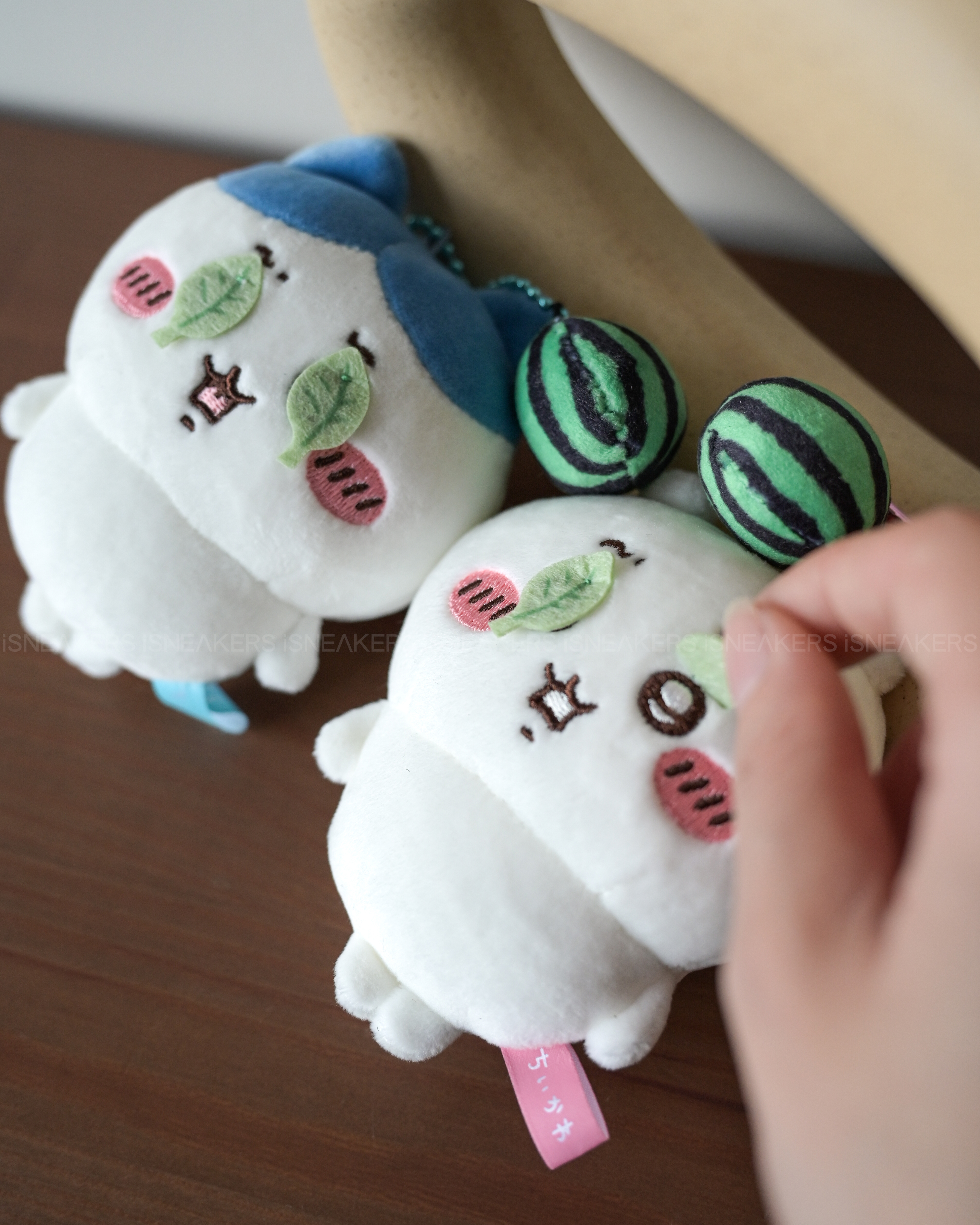 iSNEAKERS｜日本 Chiikawa 吉伊卡哇 打西瓜 吊飾 娃娃
