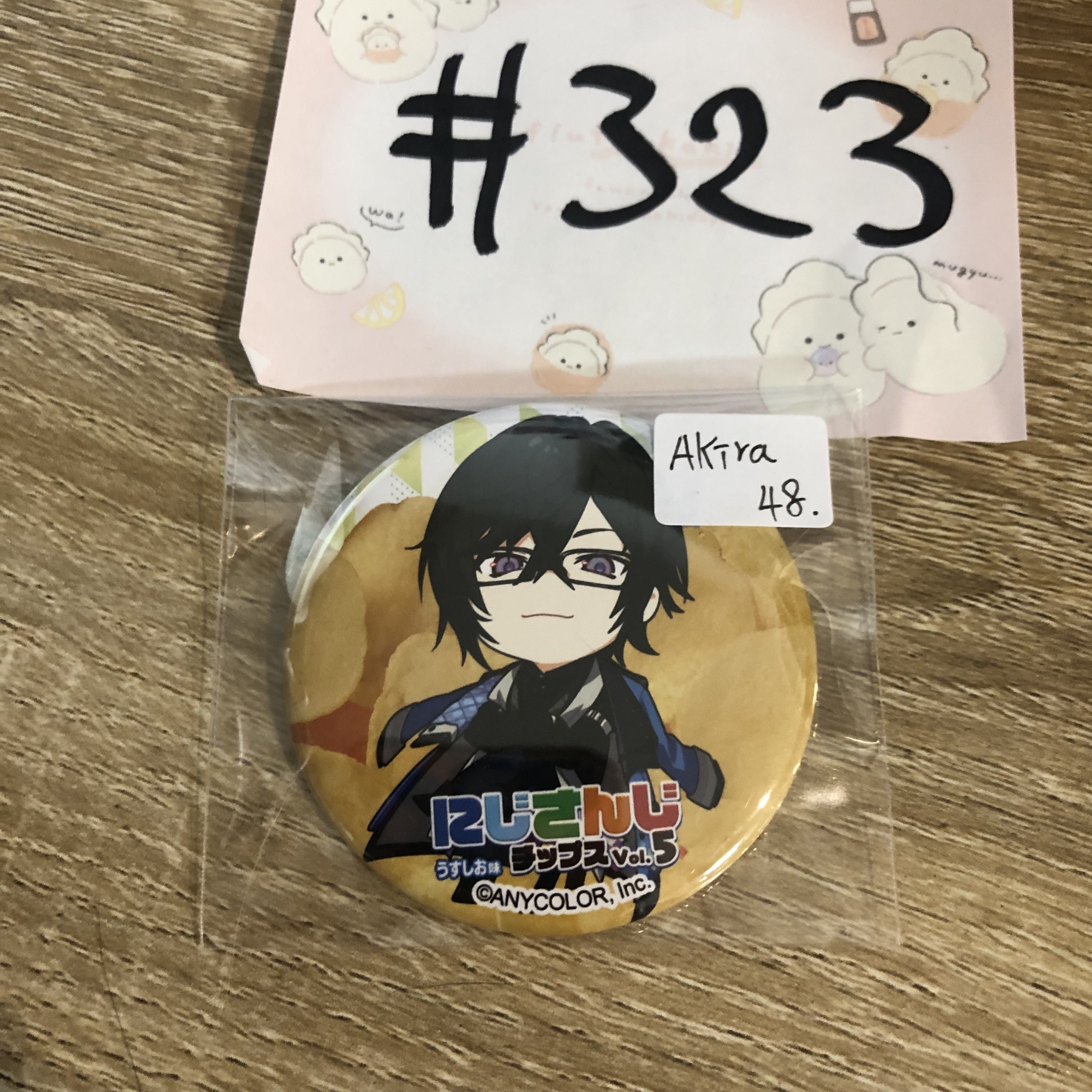 彩虹社 AKIRA 襟章#323